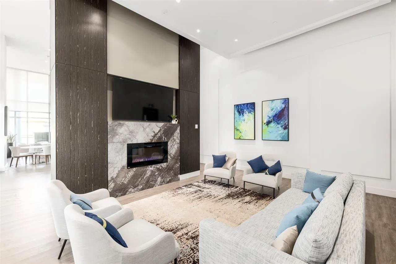 1408 520 Como Lake Avenue