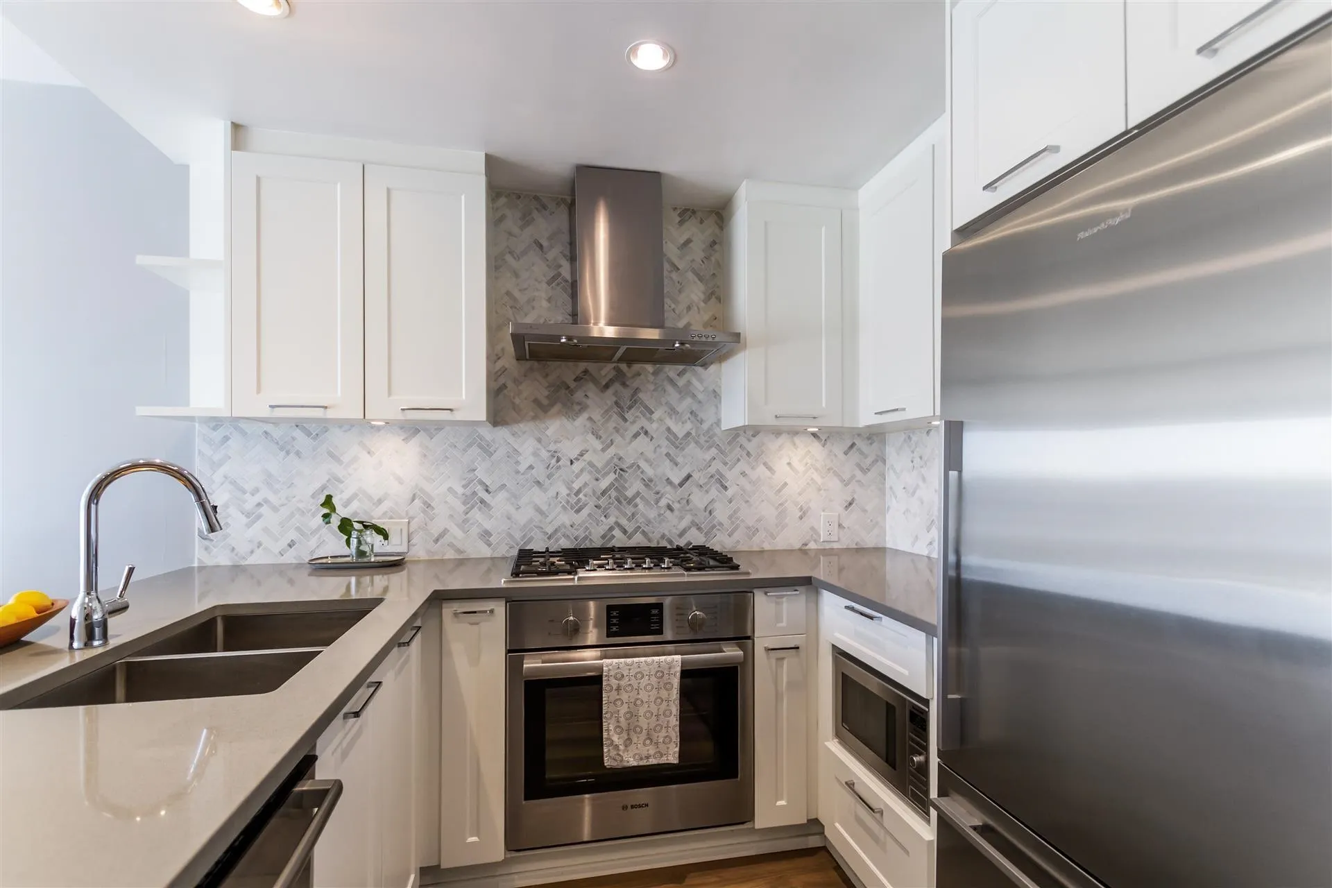 1408 520 Como Lake Avenue