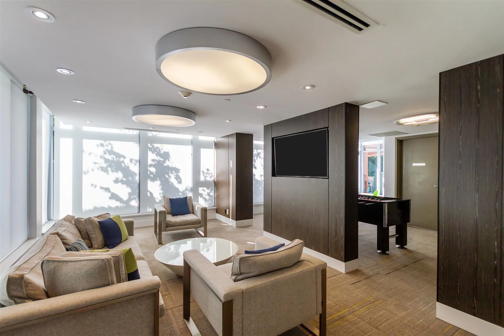 1408 520 Como Lake Avenue