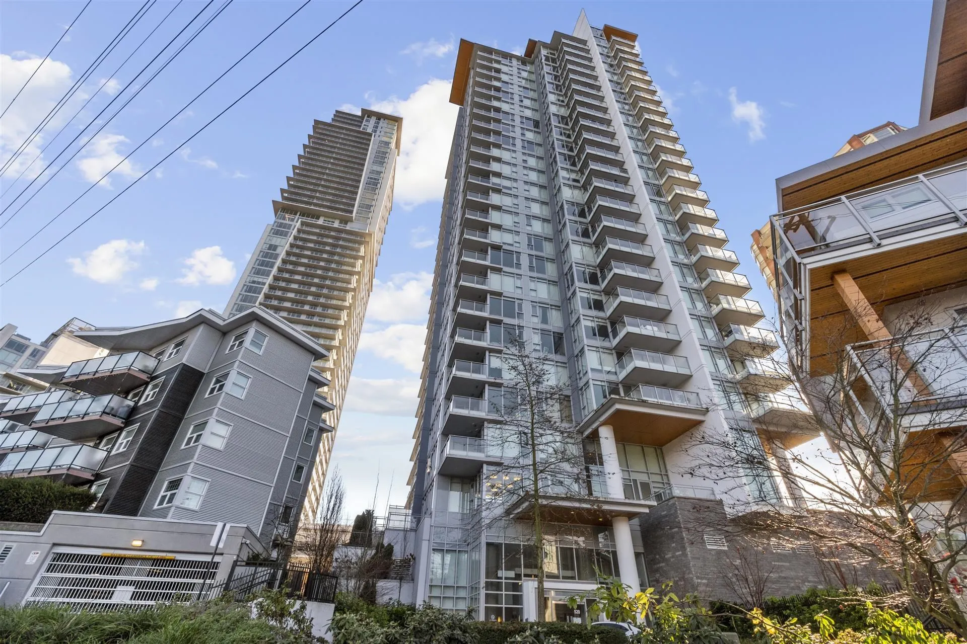 1408 520 Como Lake Avenue