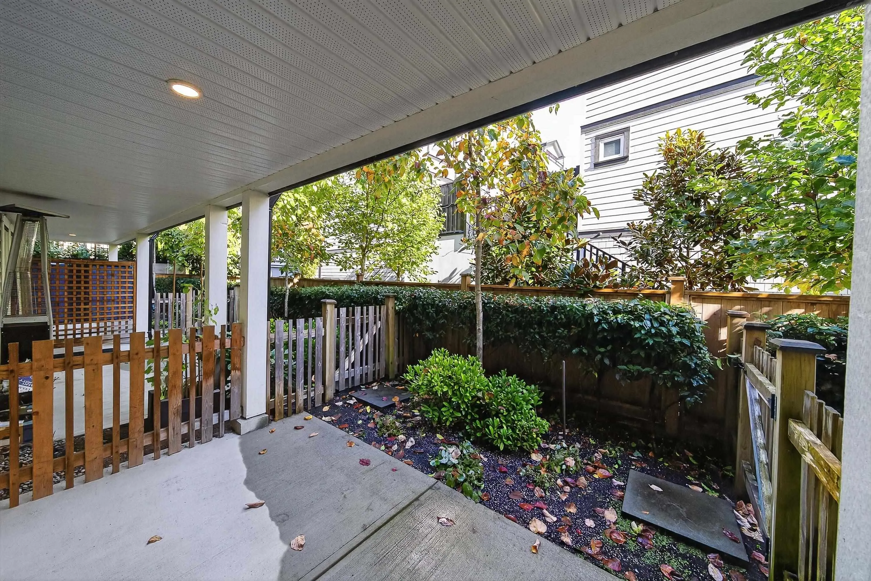 16 5476 Brydon Crescent