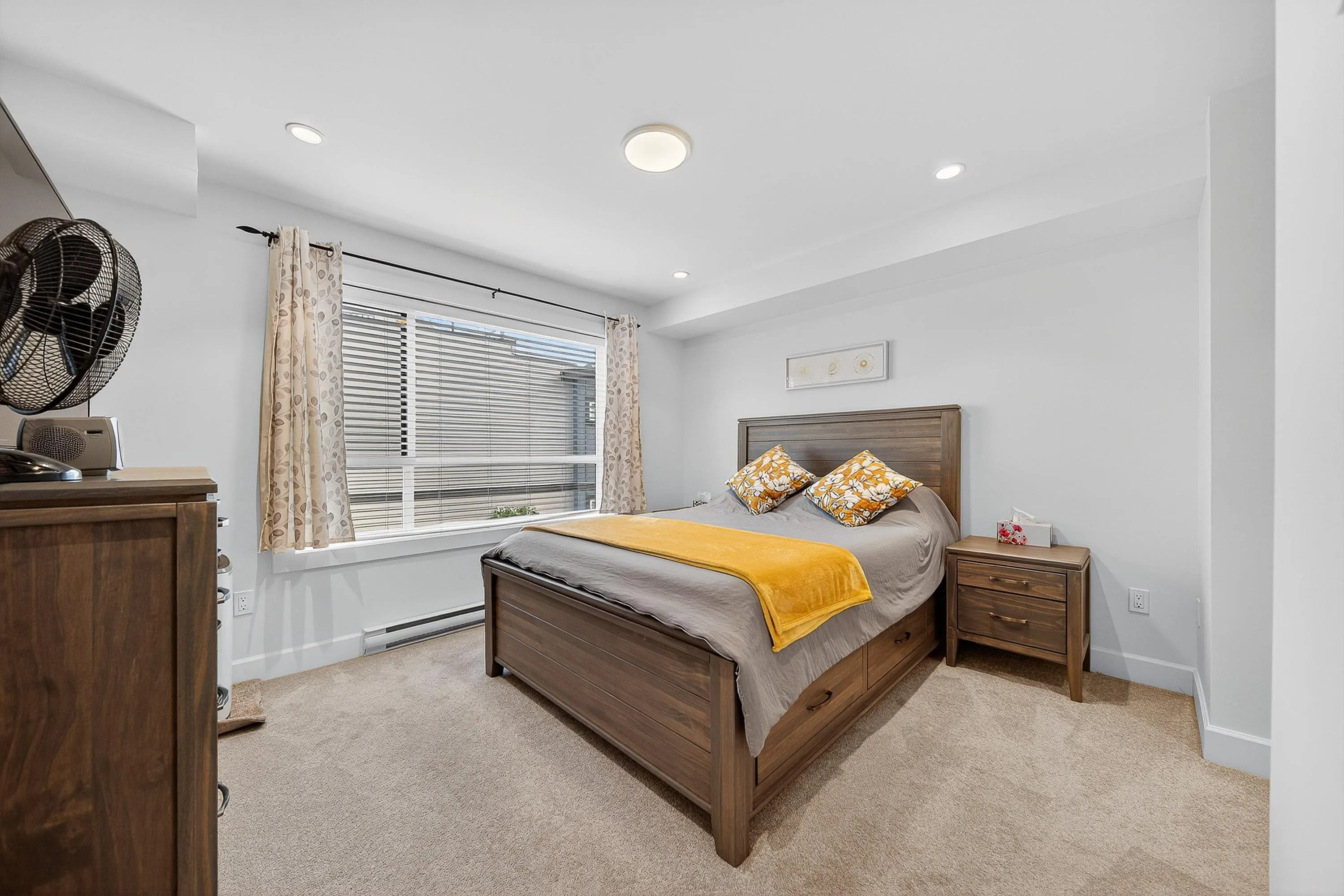 16 5476 Brydon Crescent