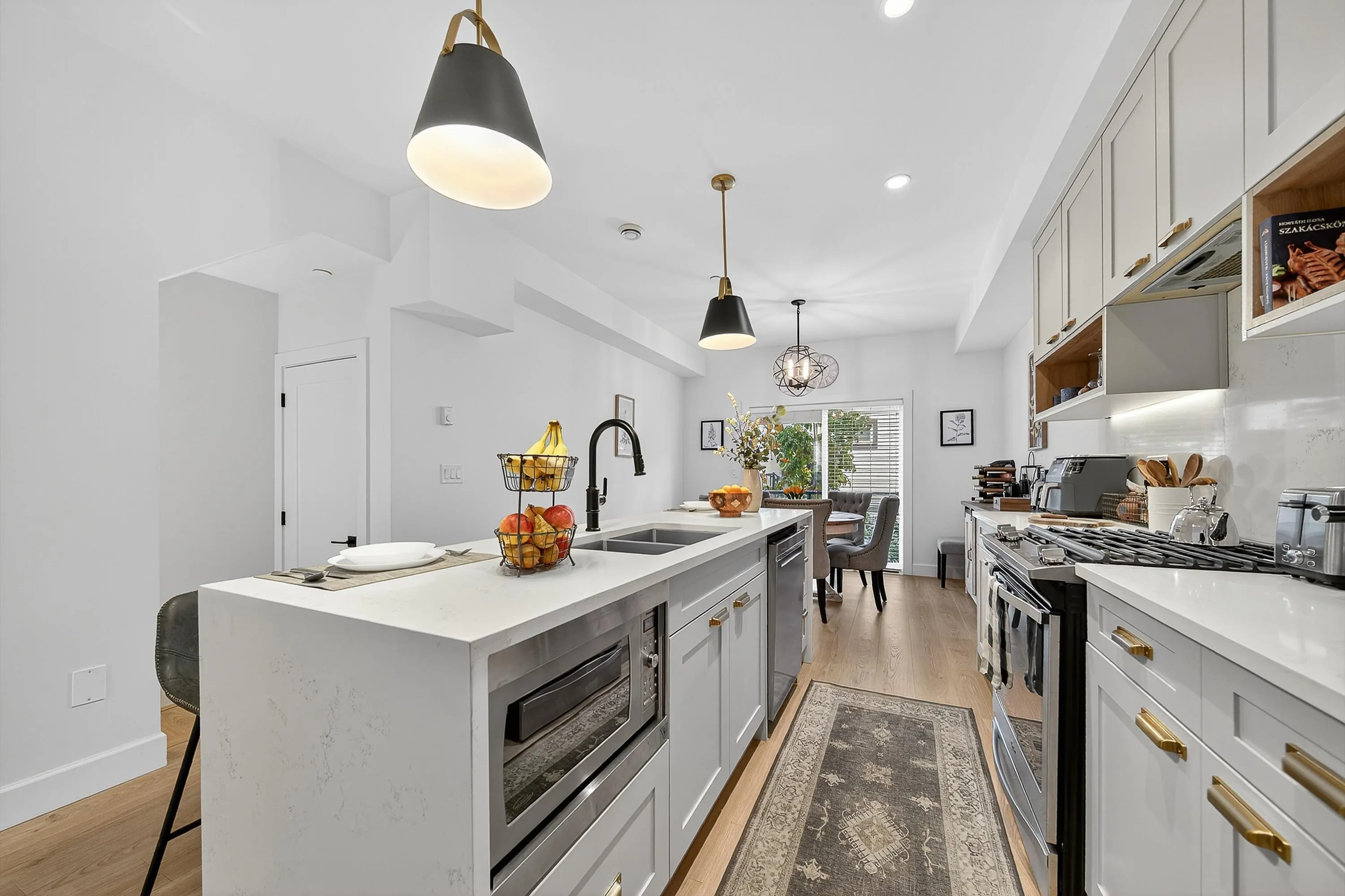 16 5476 Brydon Crescent