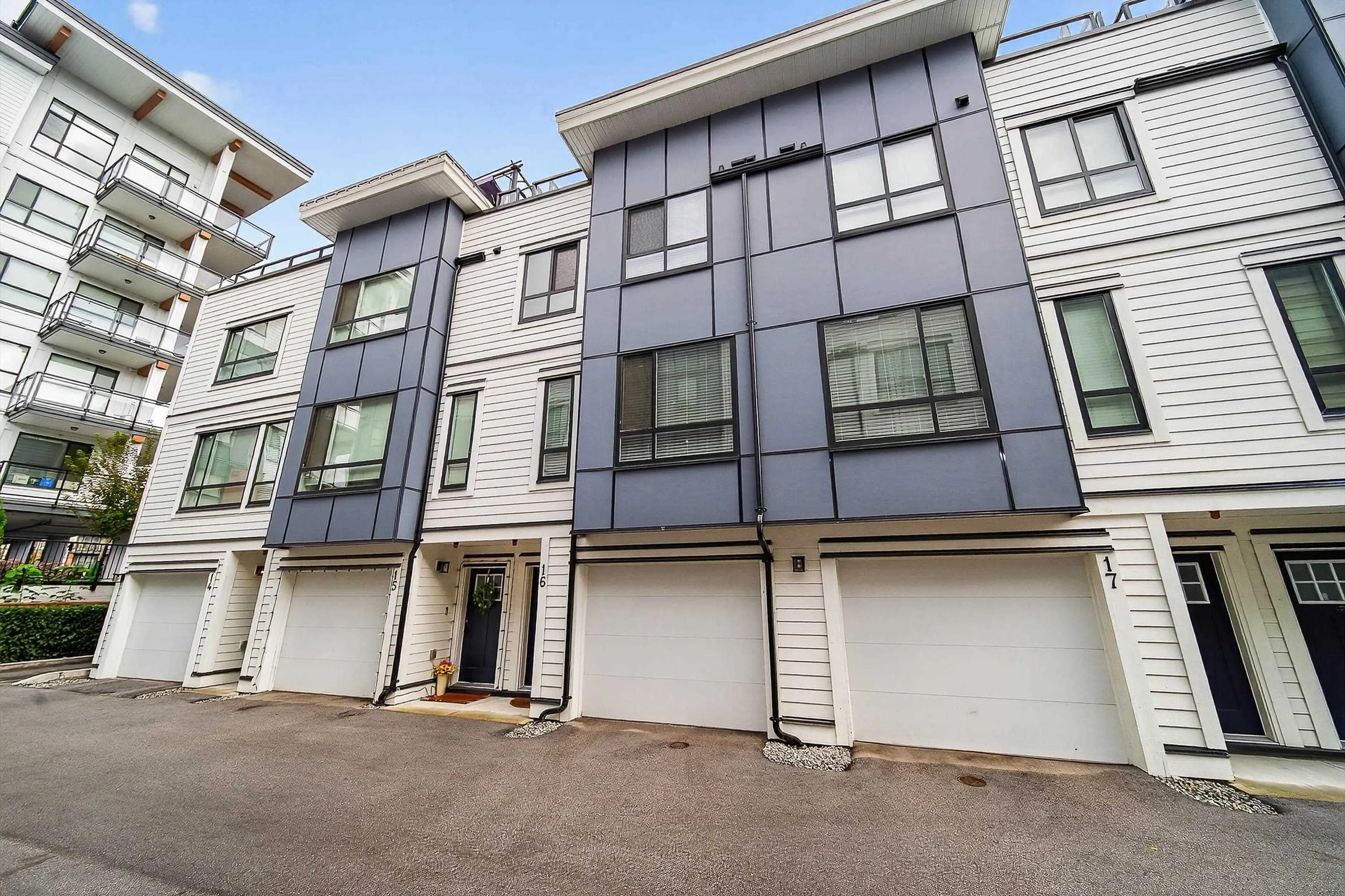 16 5476 Brydon Crescent