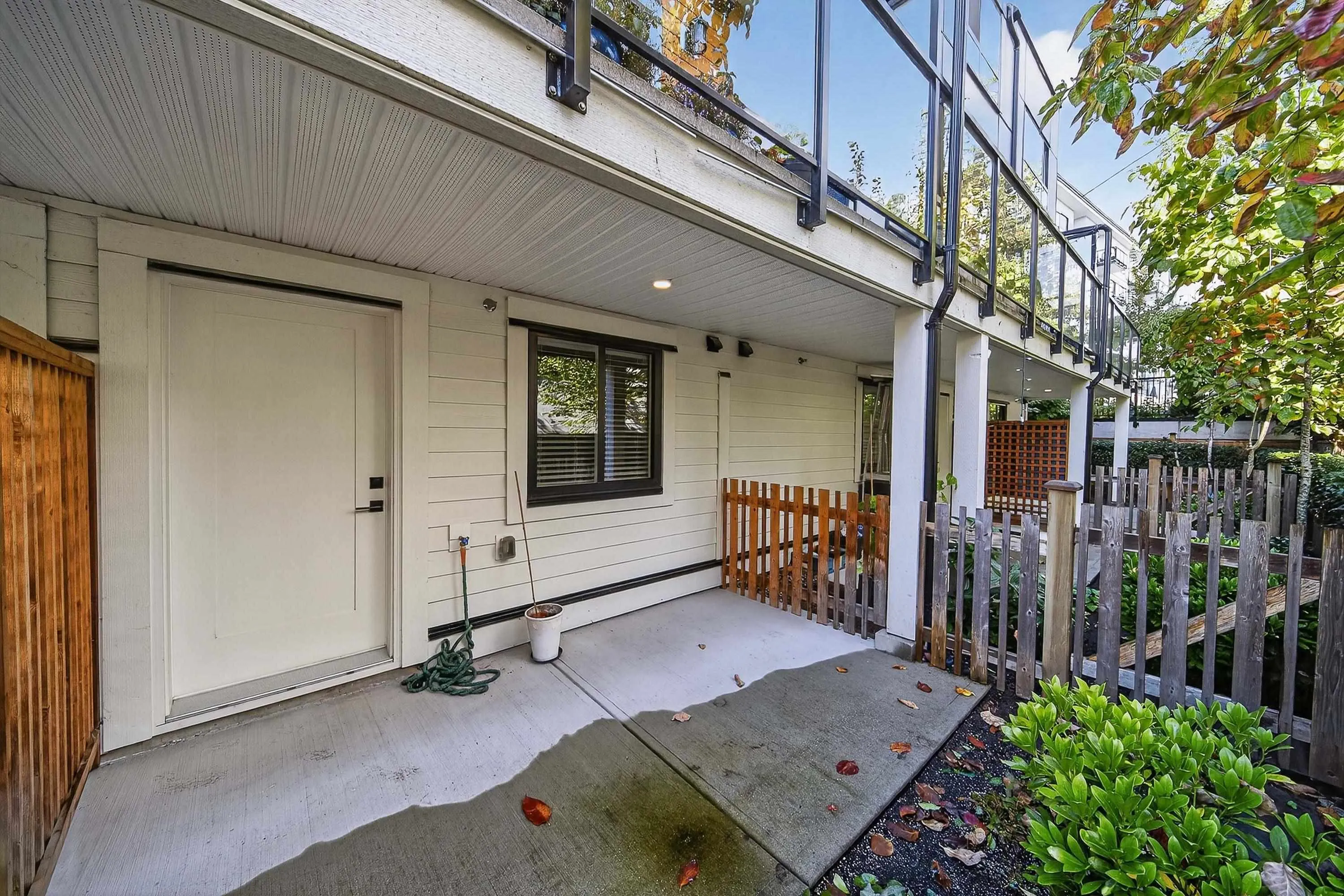 16 5476 Brydon Crescent