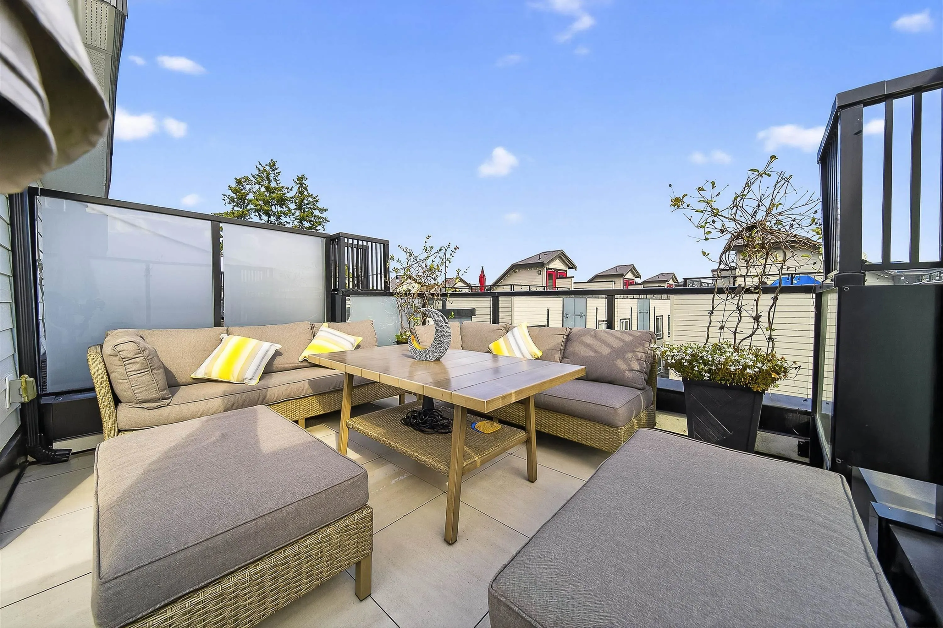16 5476 Brydon Crescent