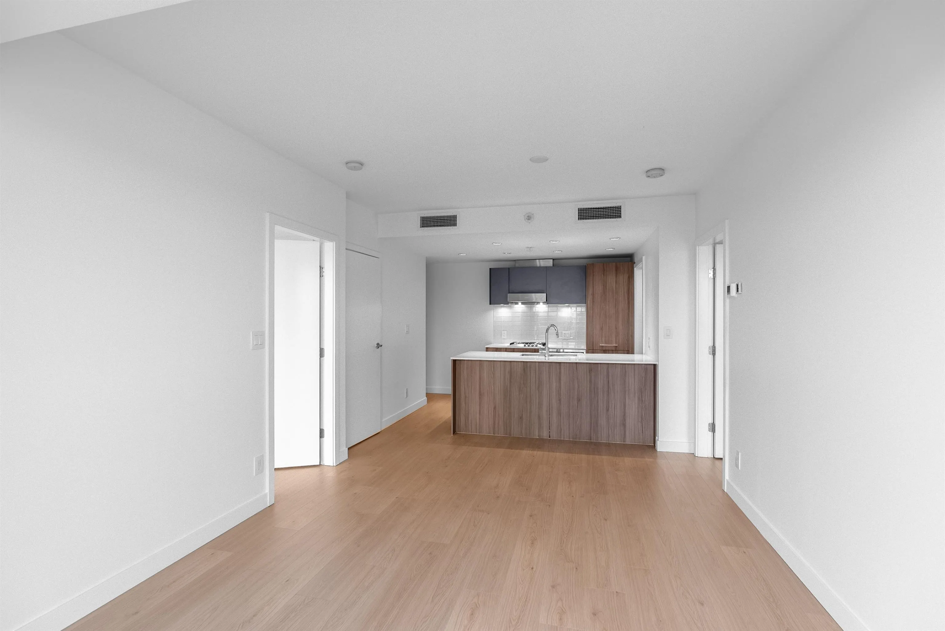 1107 2220 Kingsway