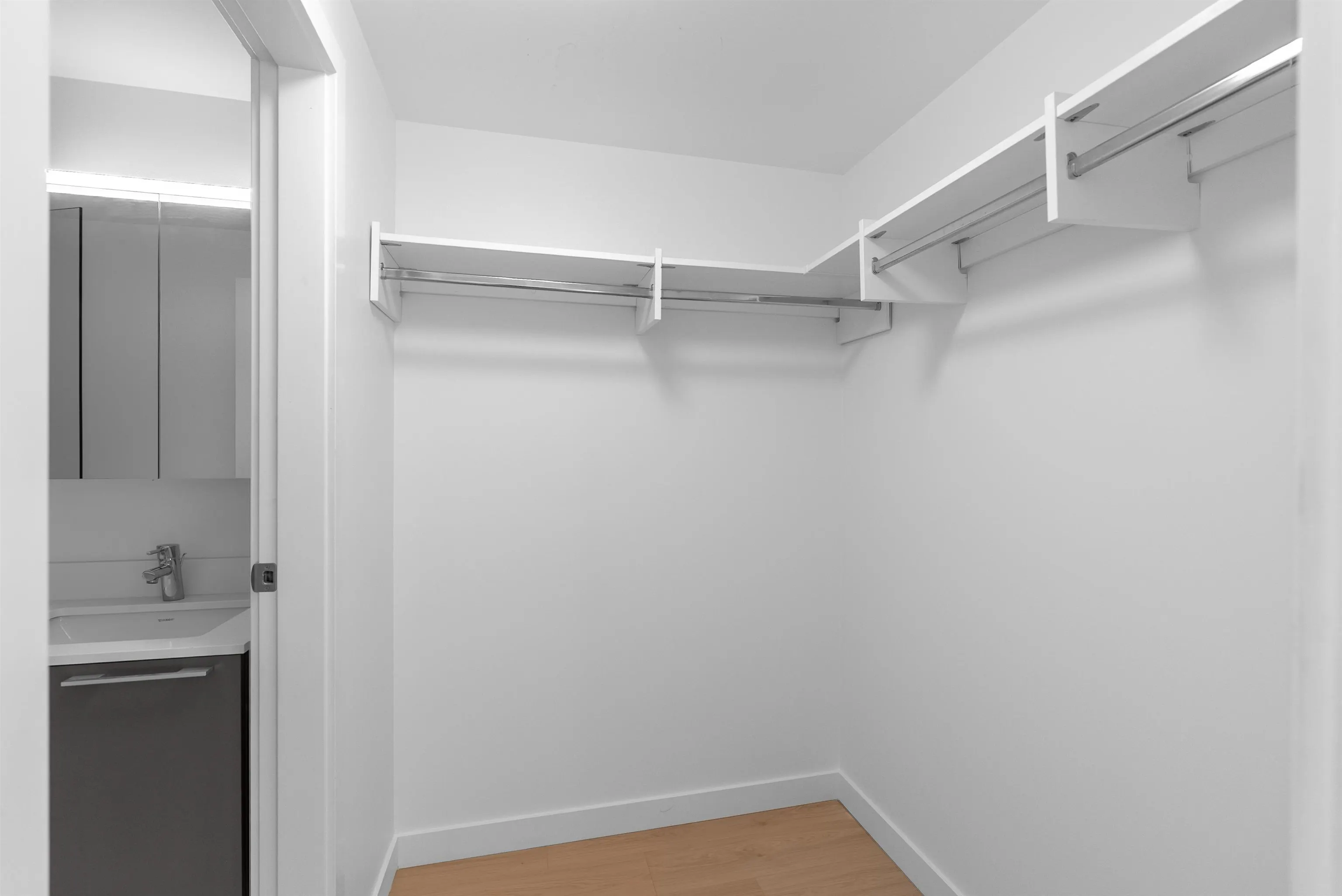 1107 2220 Kingsway