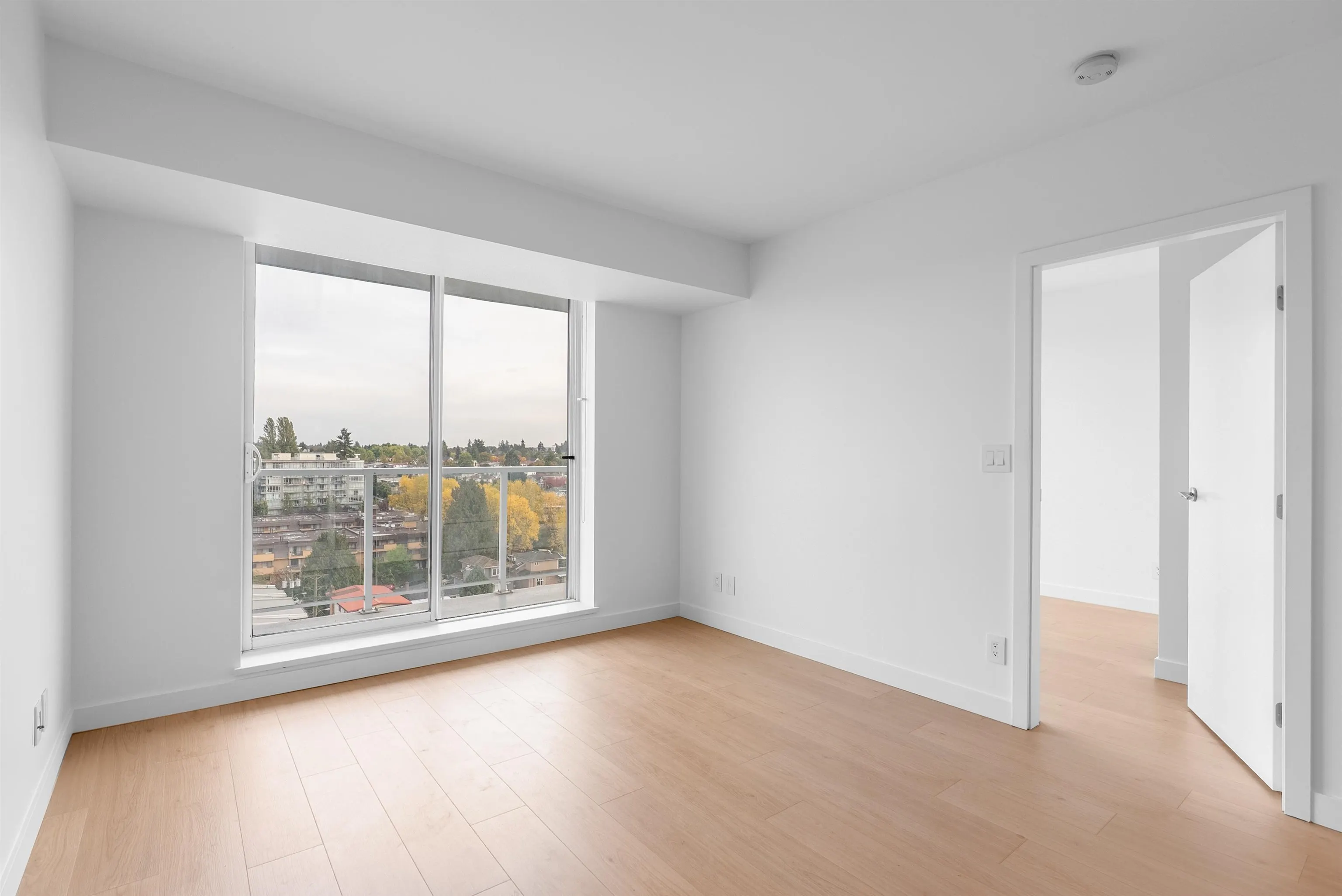 1107 2220 Kingsway