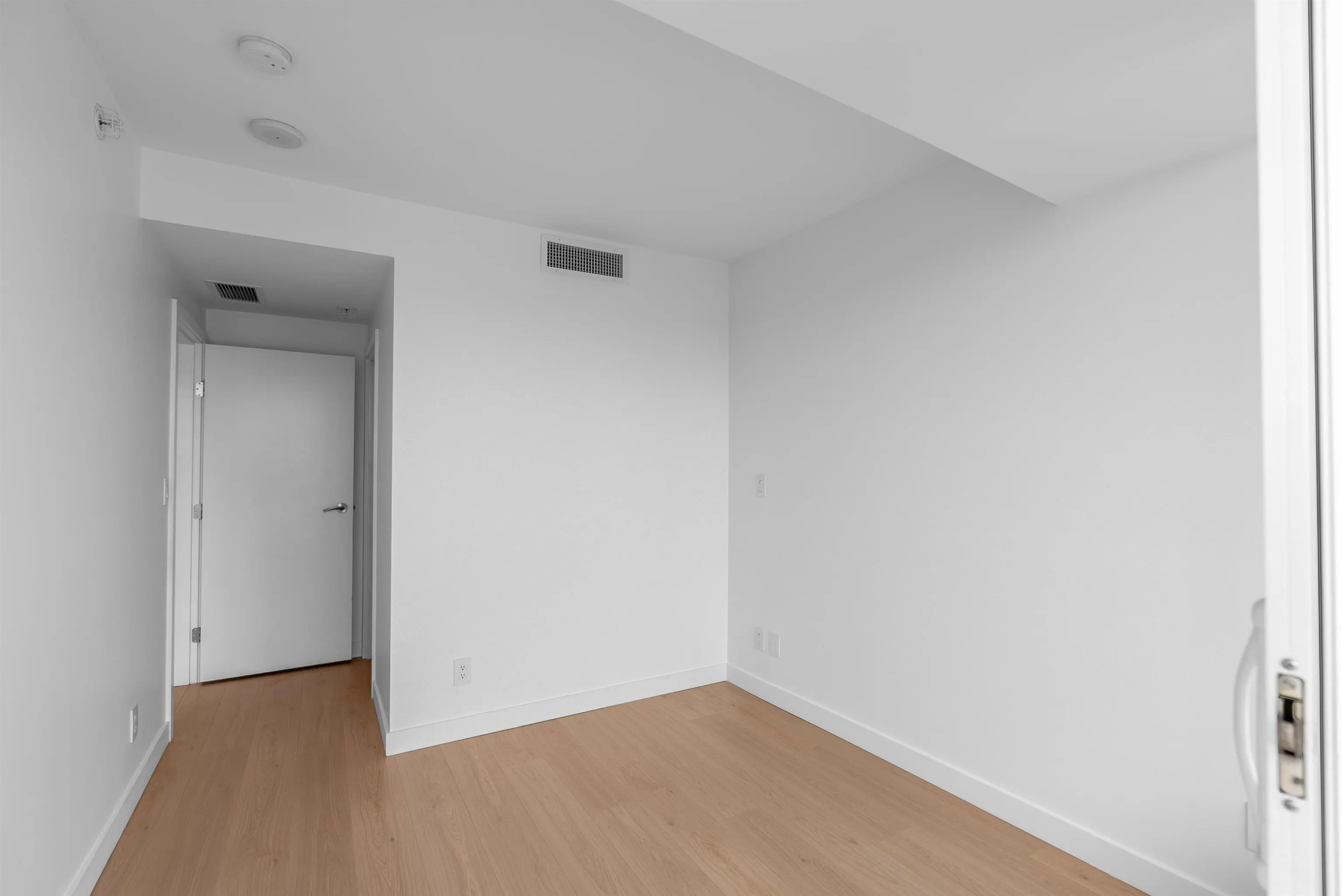 1107 2220 Kingsway