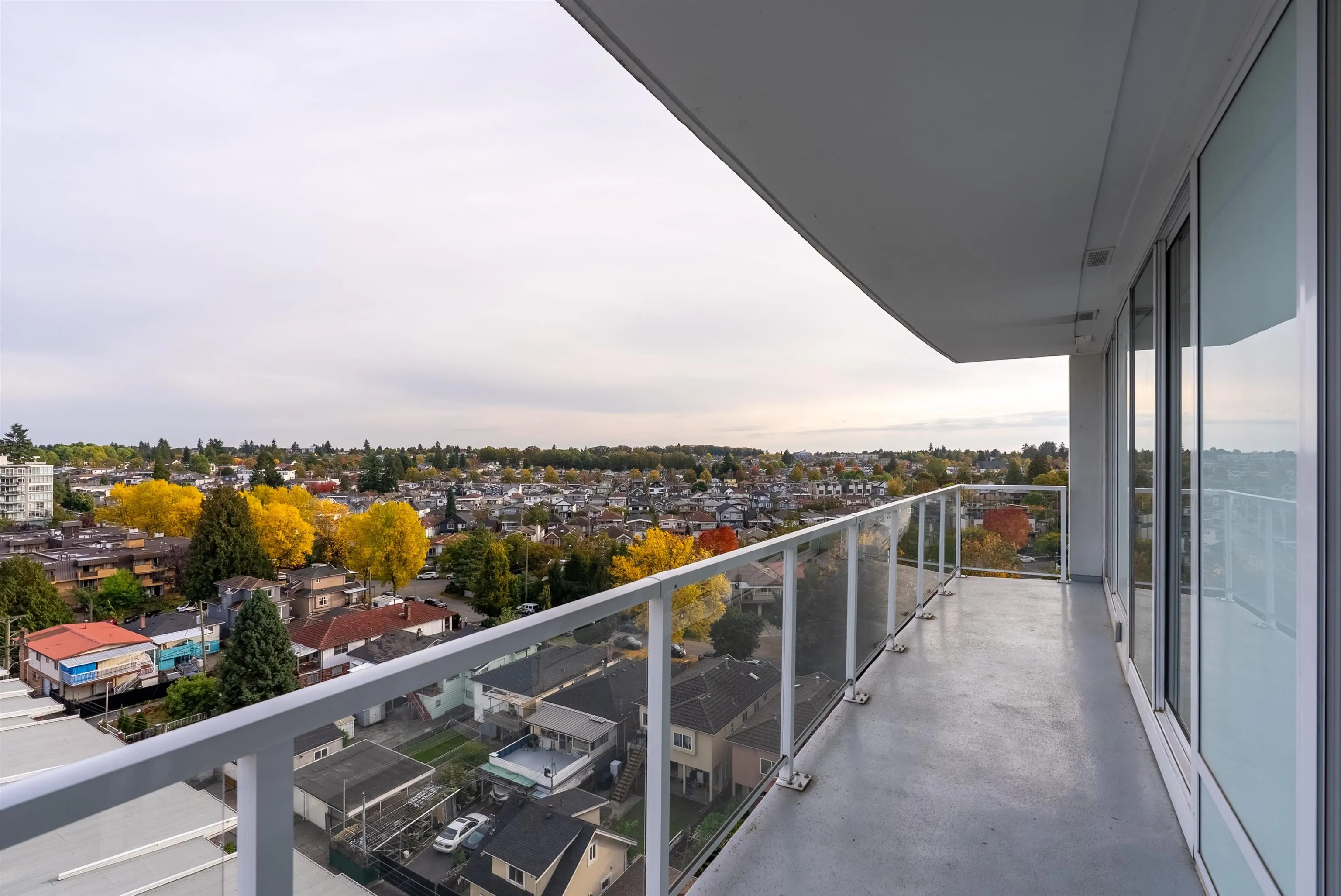 1107 2220 Kingsway