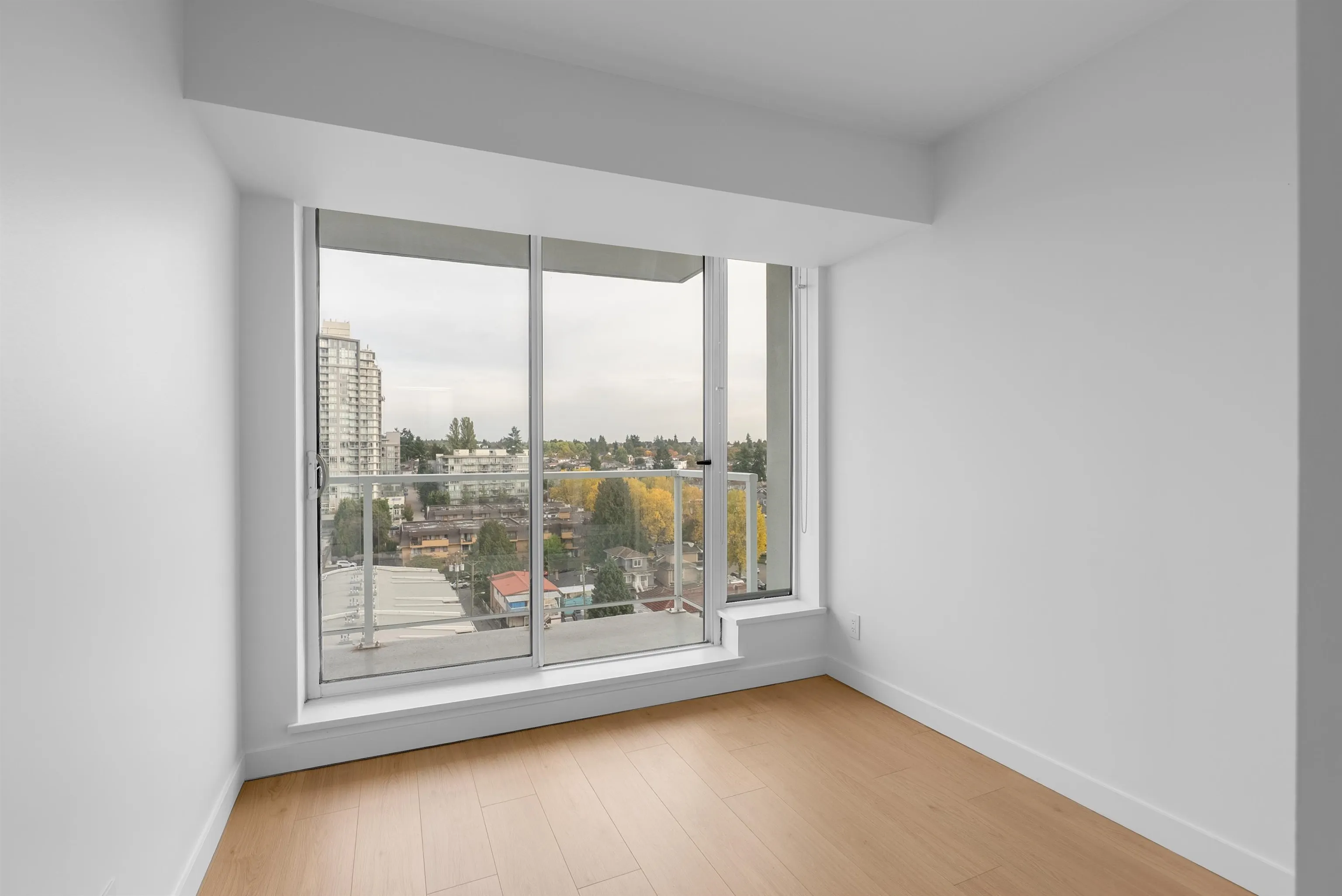1107 2220 Kingsway