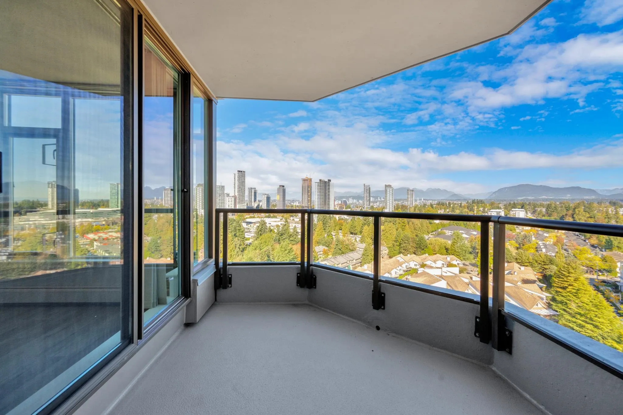 1702 13880 101st Avenue