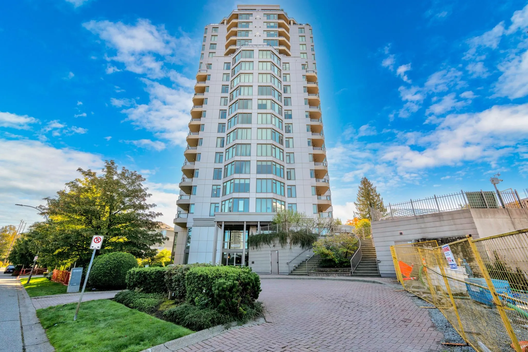1702 13880 101st Avenue