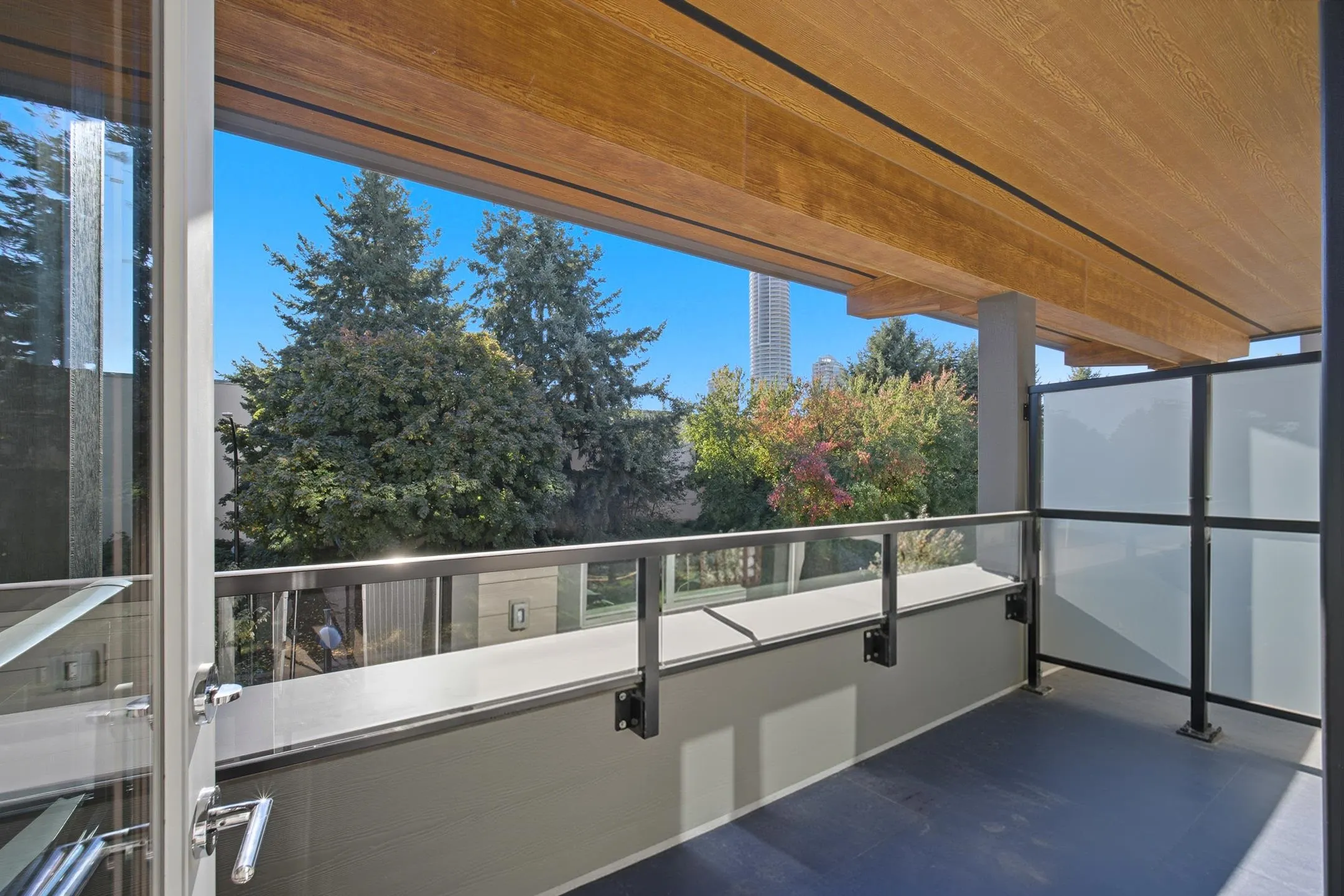 309 7588 16th Street