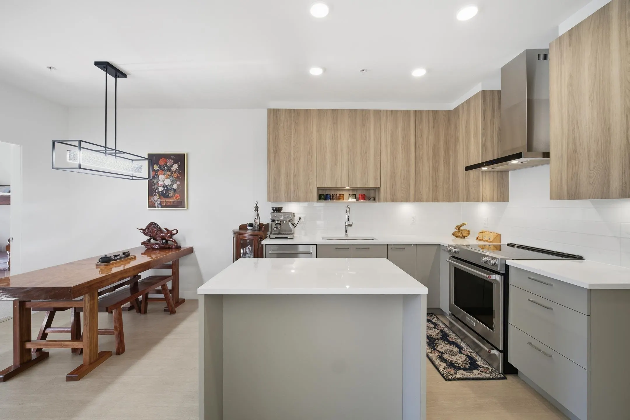 309 7588 16th Street
