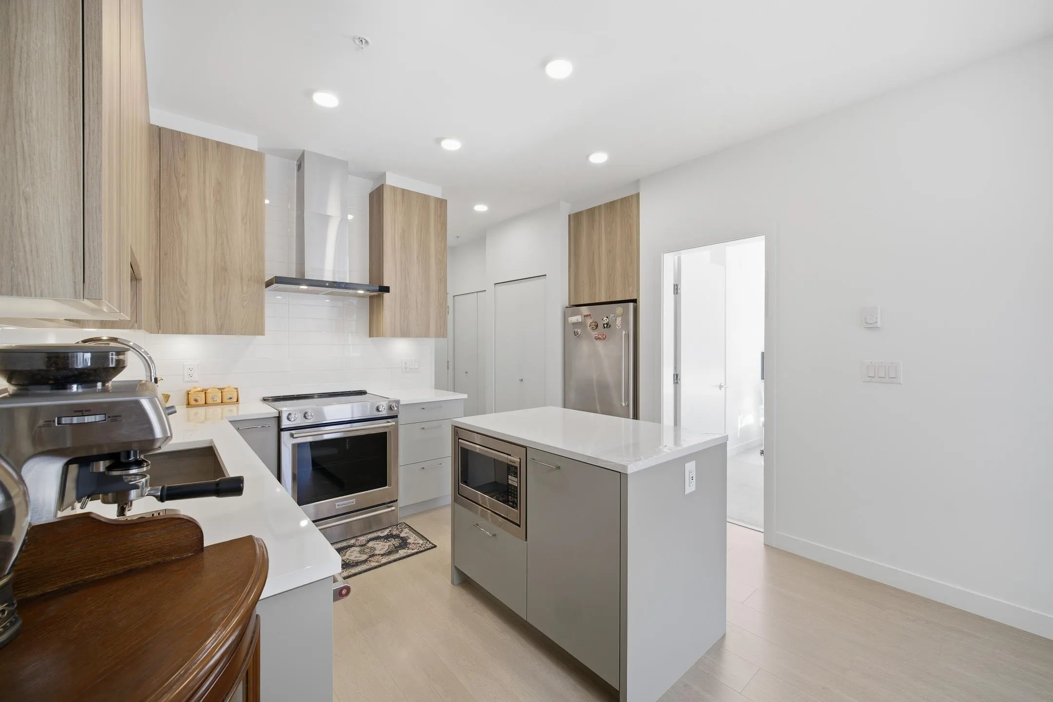 309 7588 16th Street