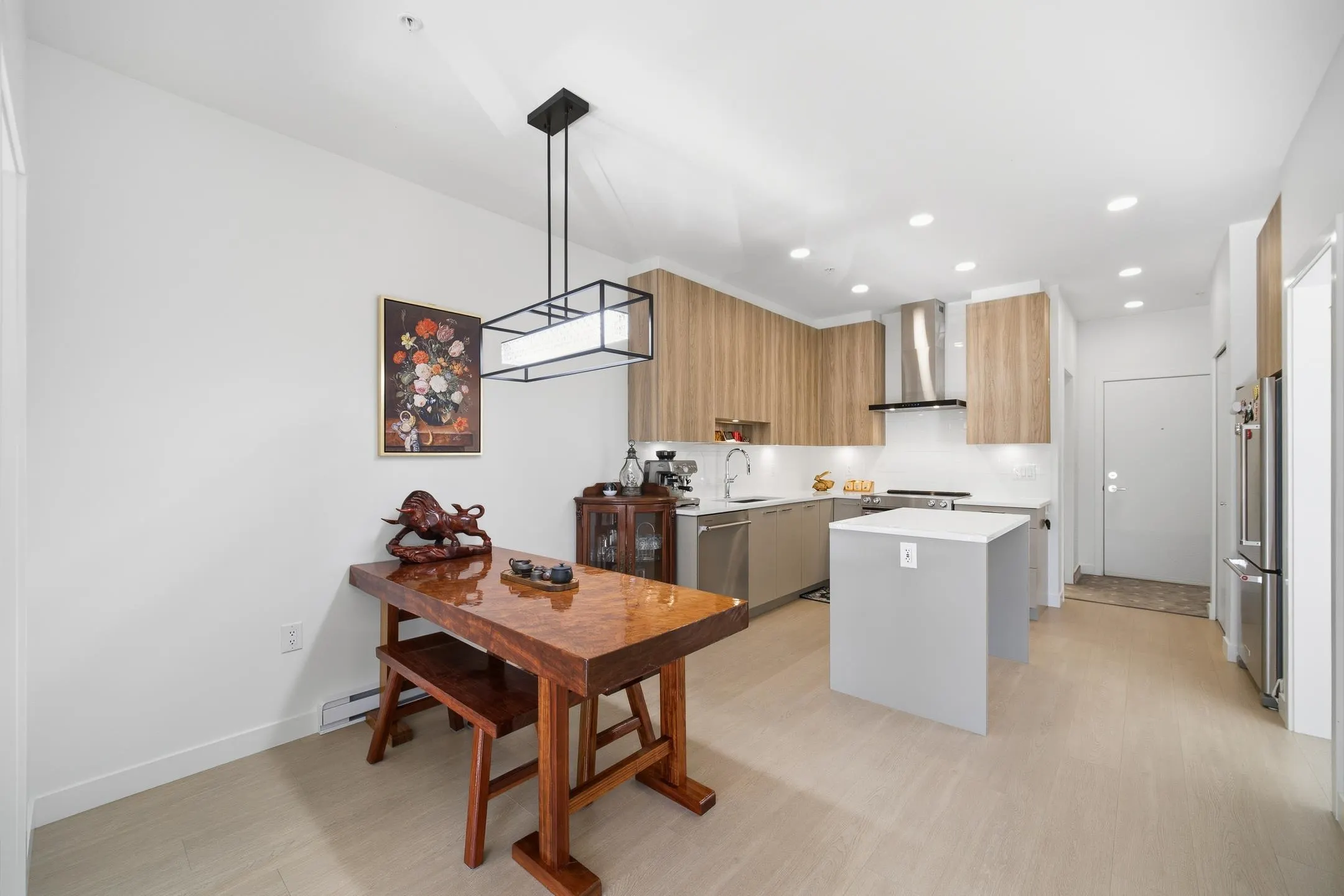 309 7588 16th Street