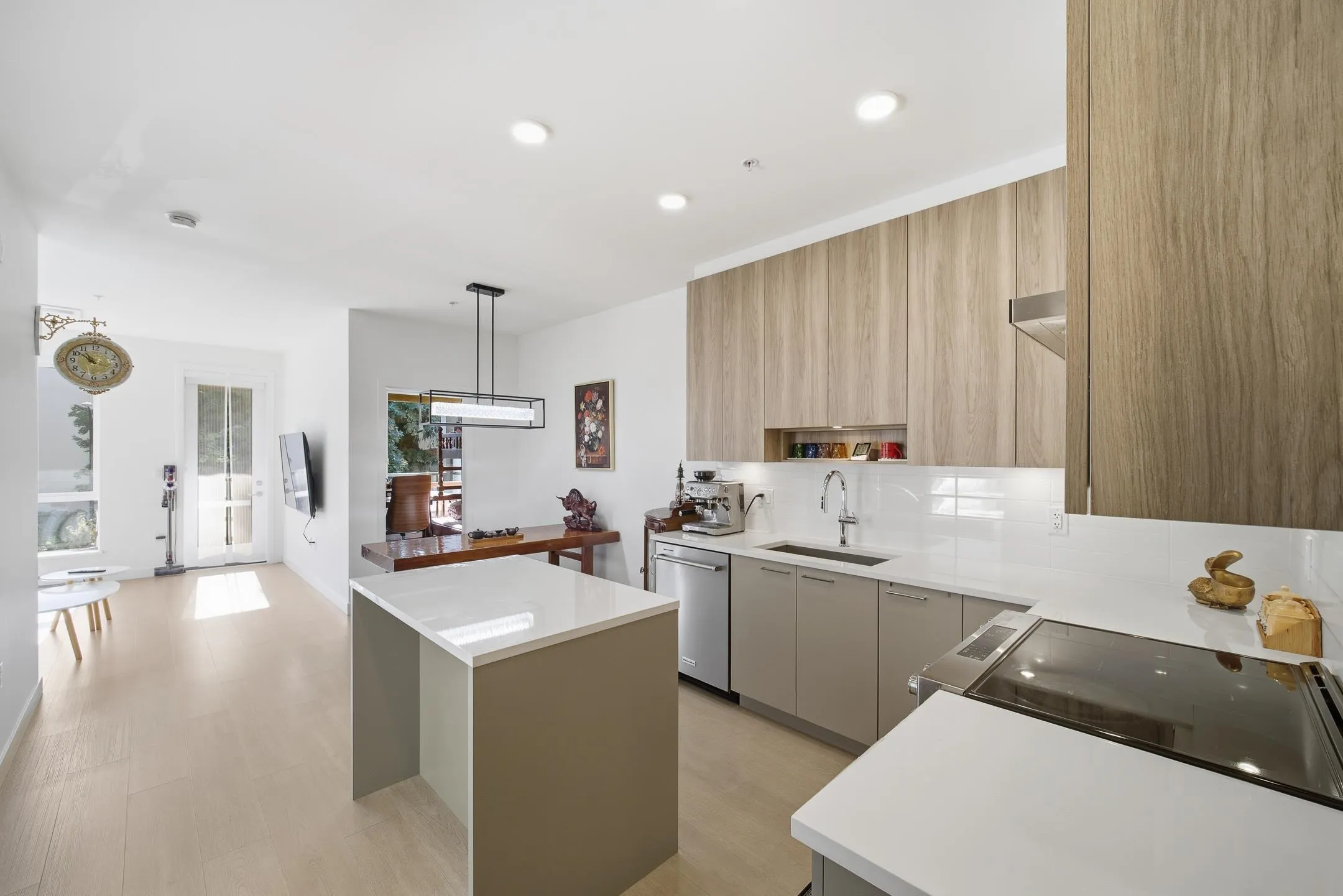 309 7588 16th Street