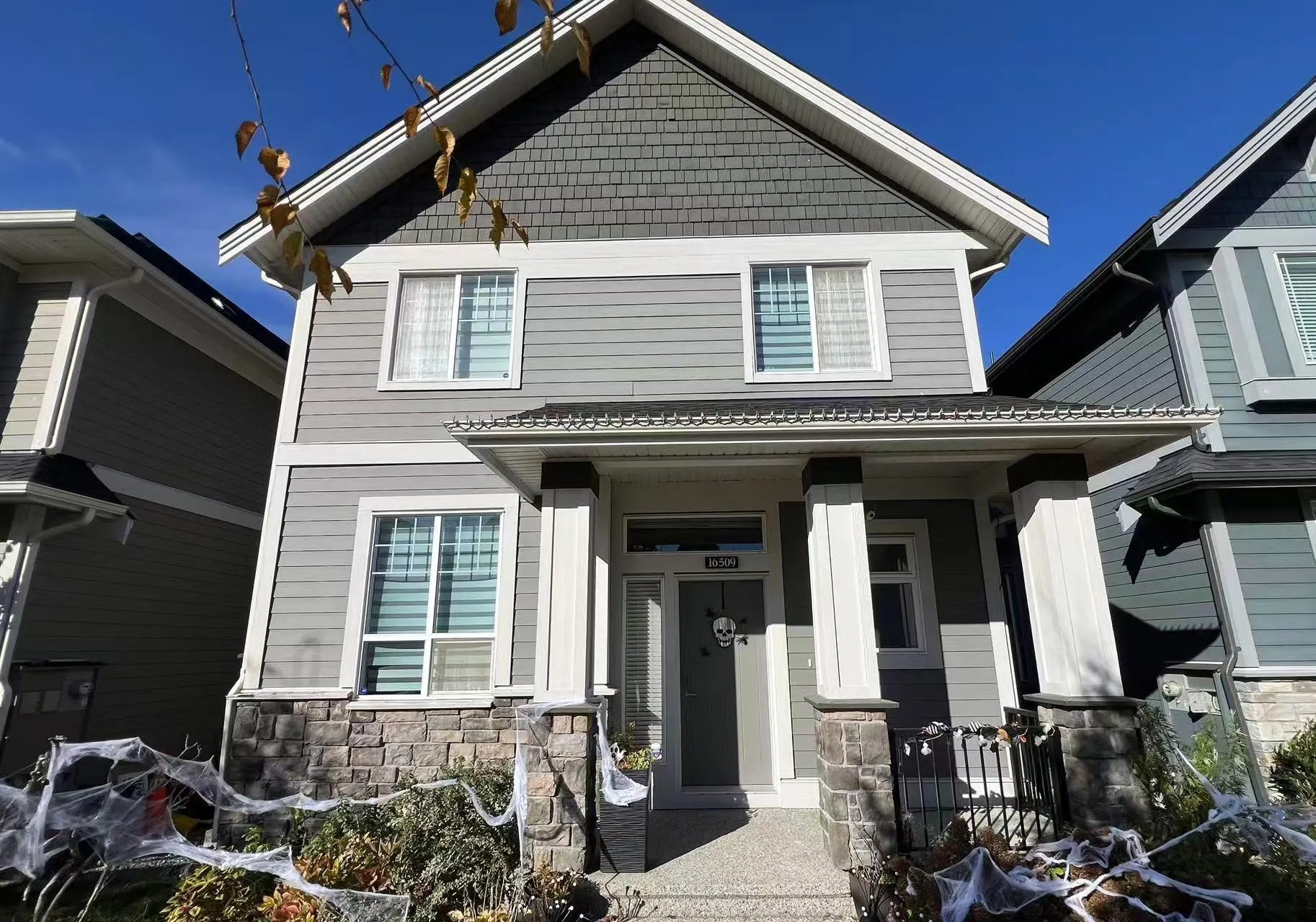 16509 25 Avenue