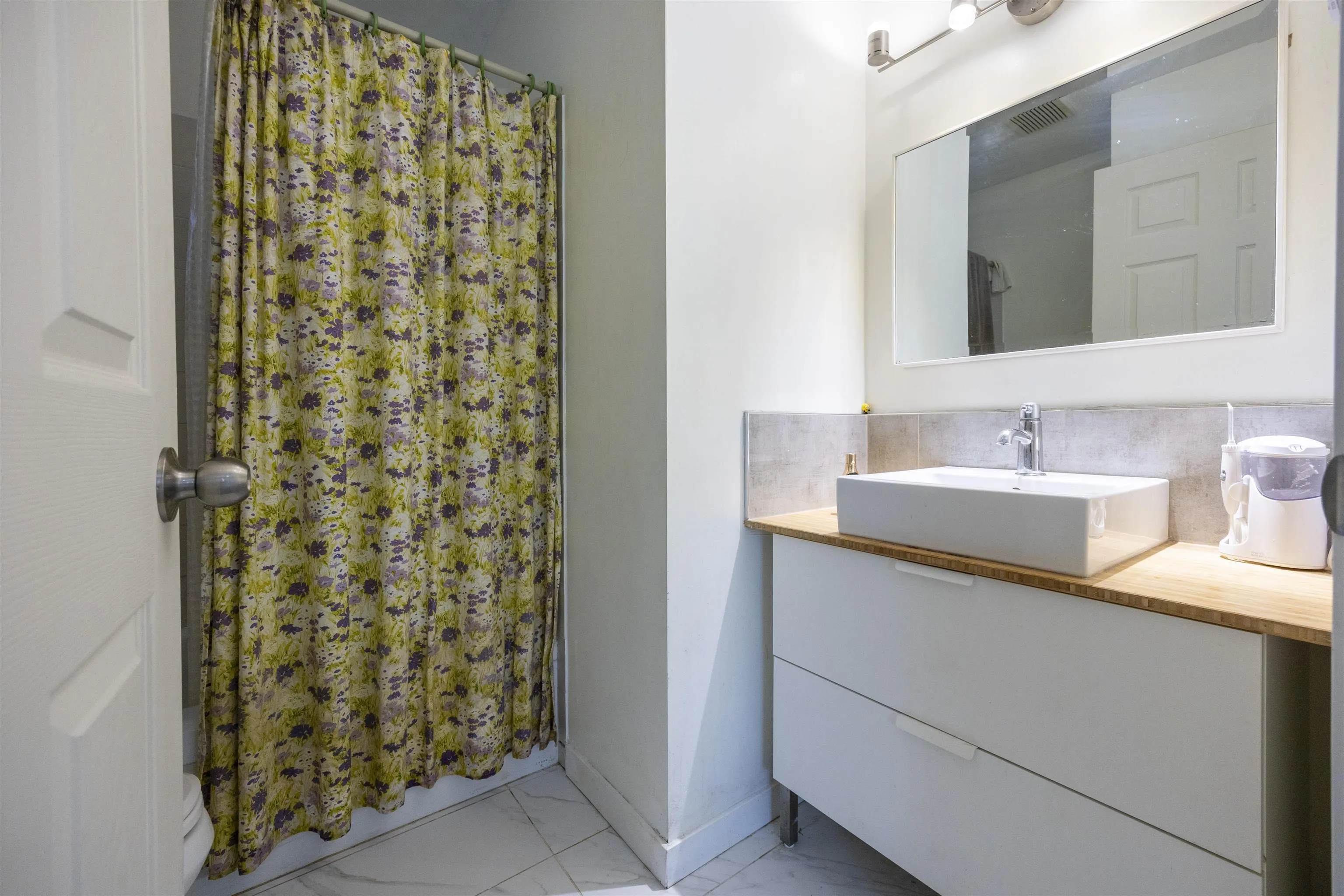 180 100 Laval Street
