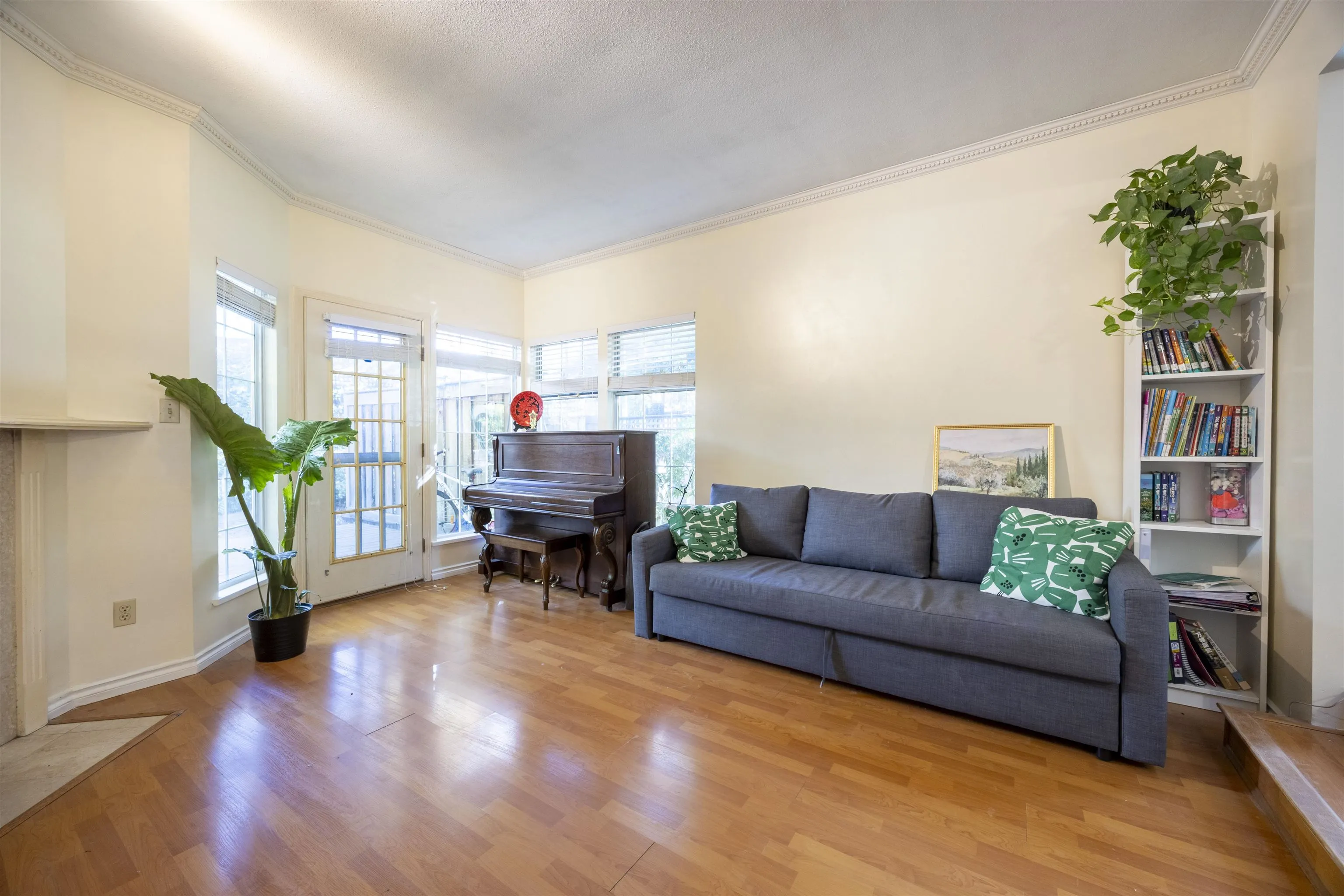 180 100 Laval Street