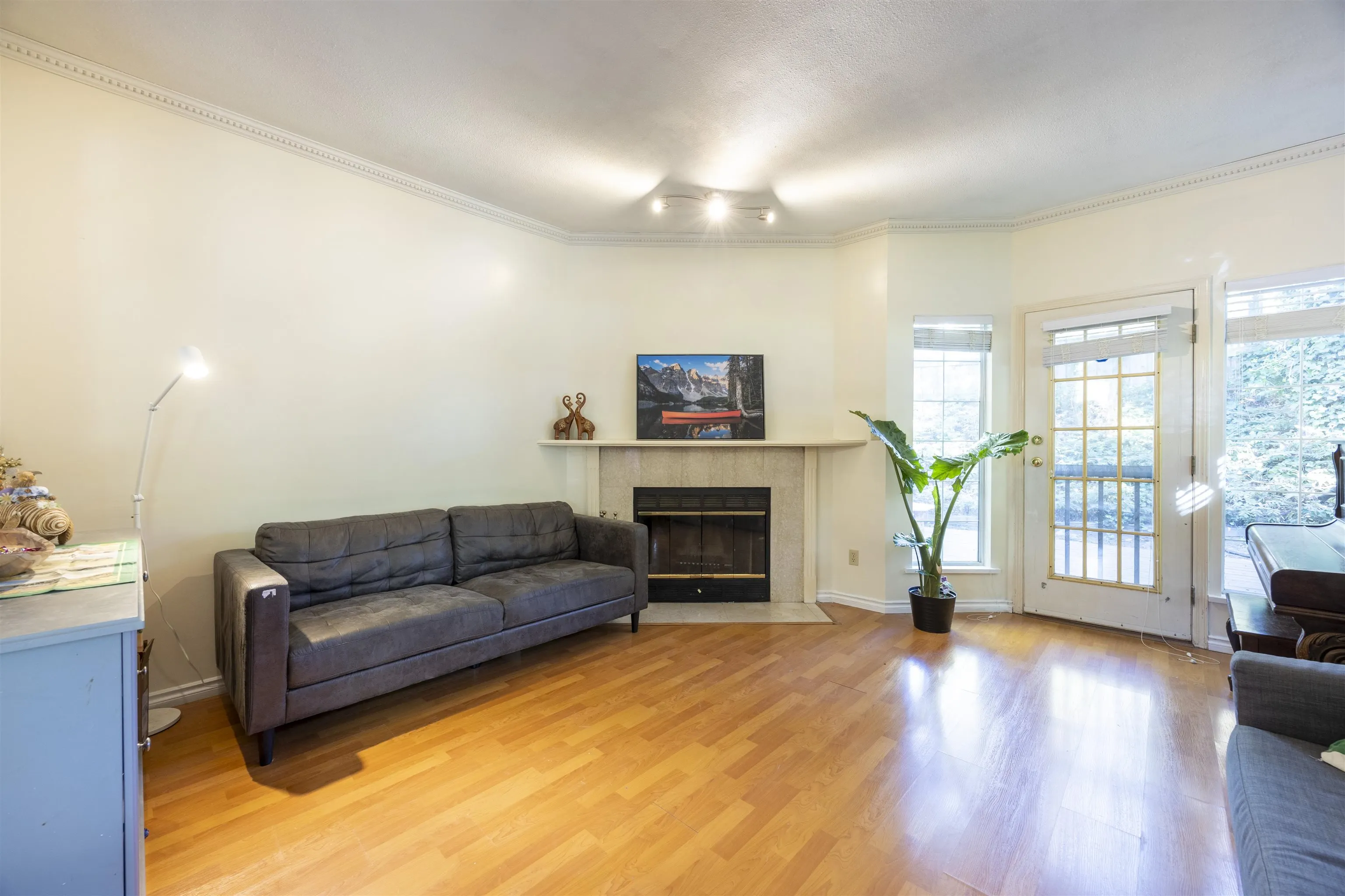 180 100 Laval Street