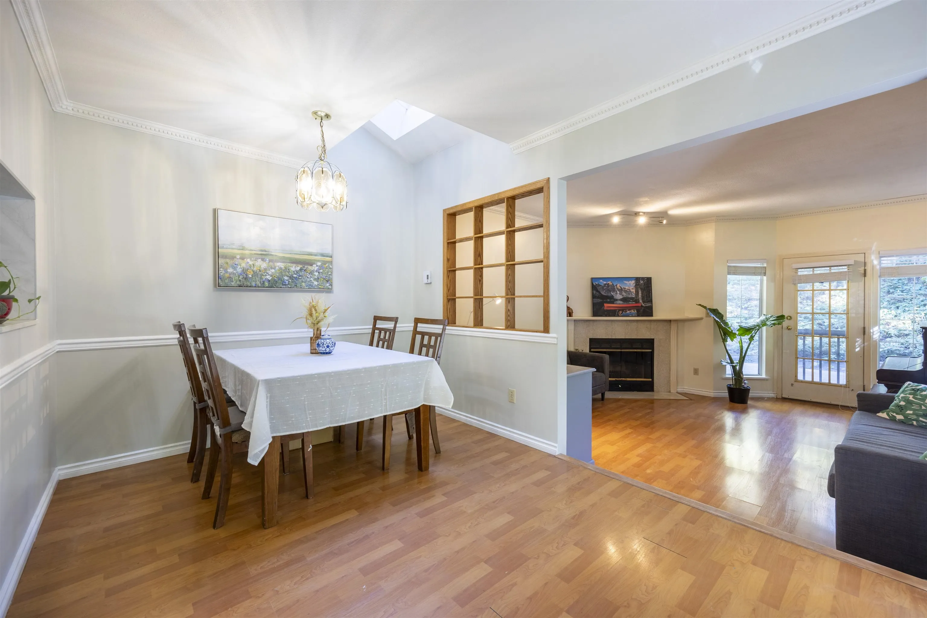 180 100 Laval Street
