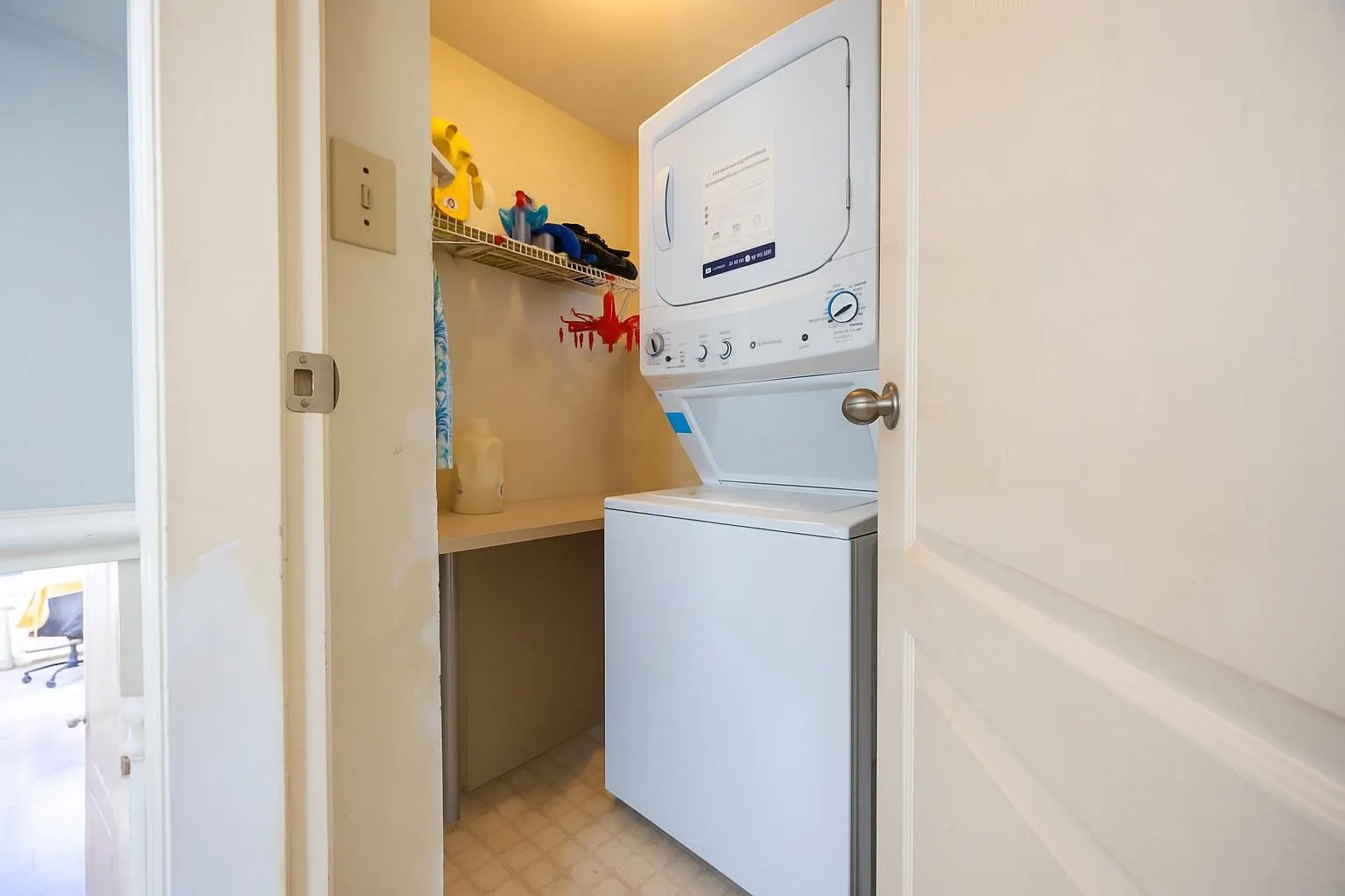 180 100 Laval Street