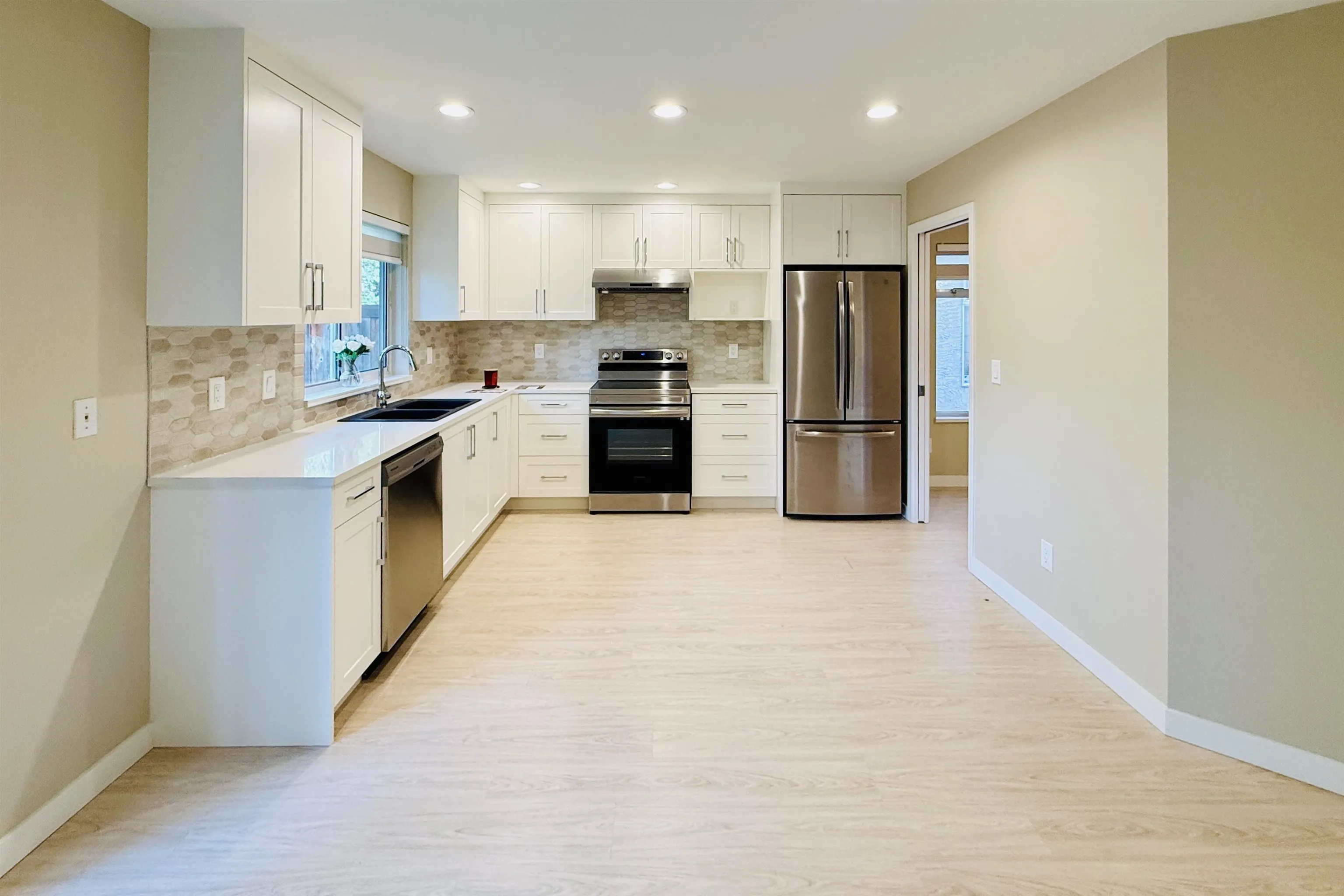 3 10000 Fisher Gate