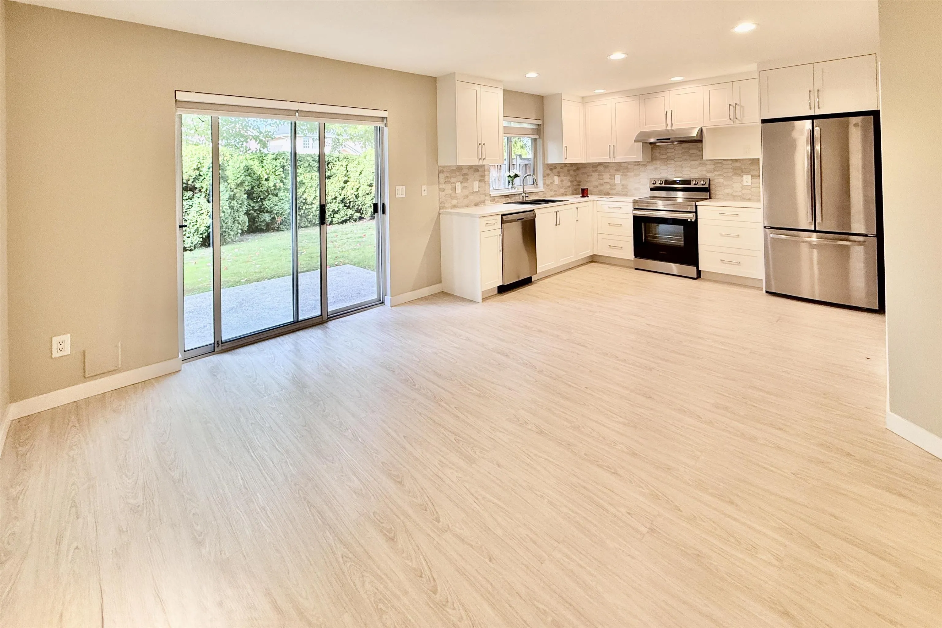 3 10000 Fisher Gate