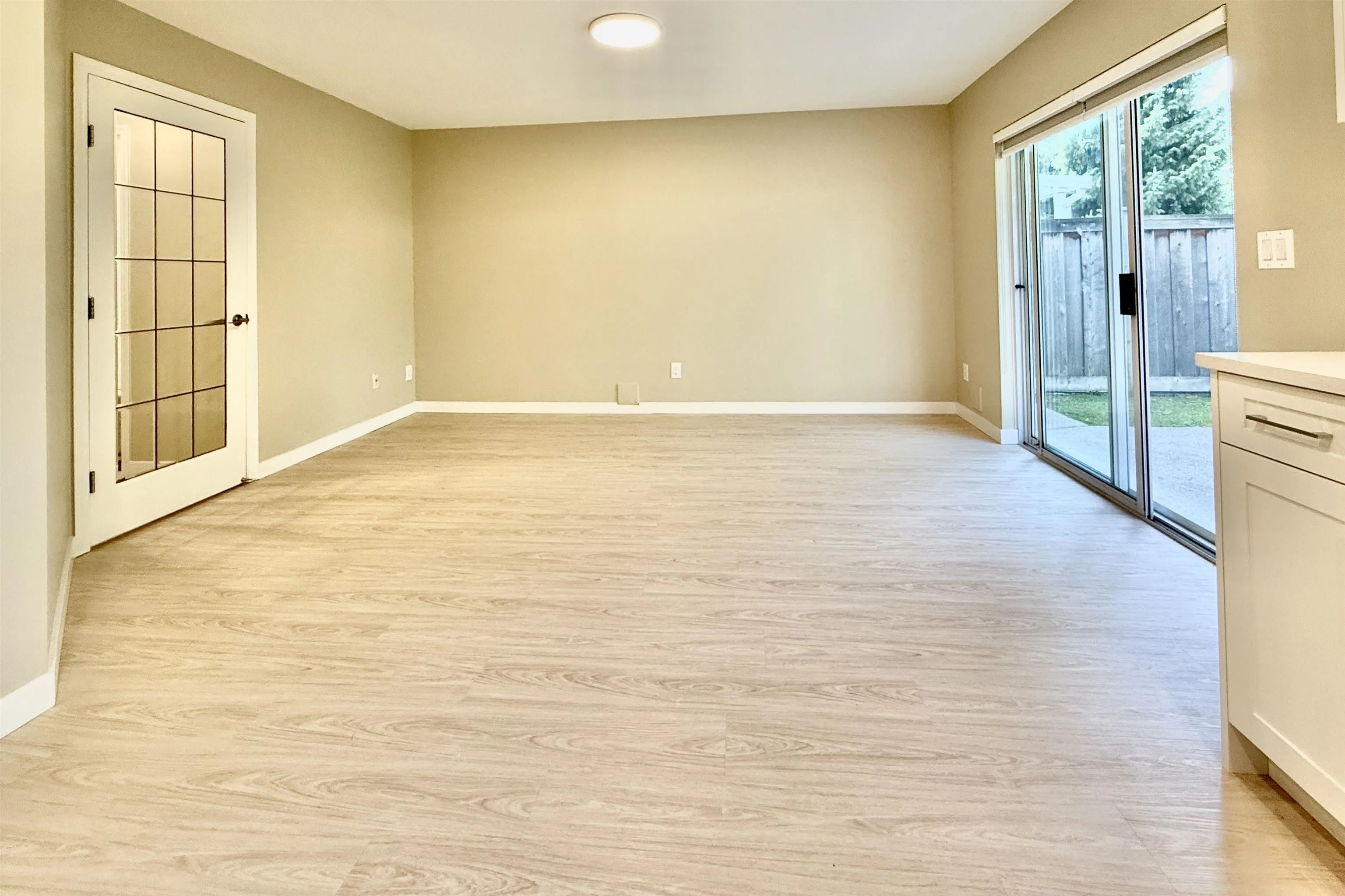 3 10000 Fisher Gate