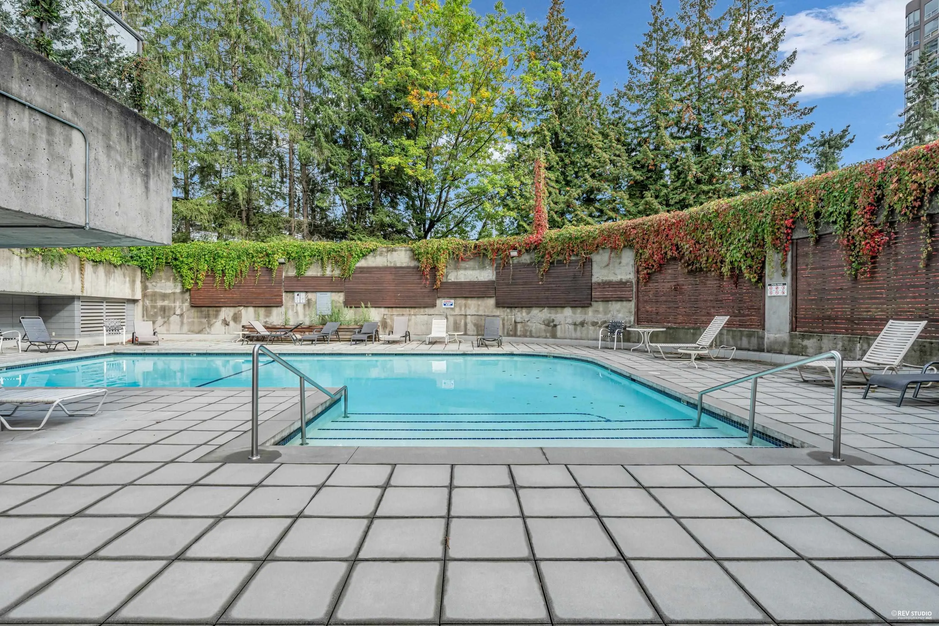 1501 9521 Cardston Court