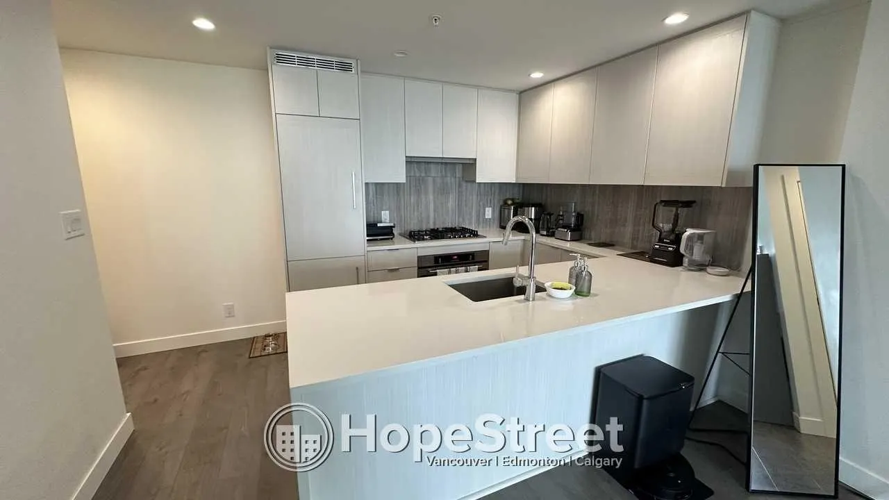 2201 5051 Imperial Street