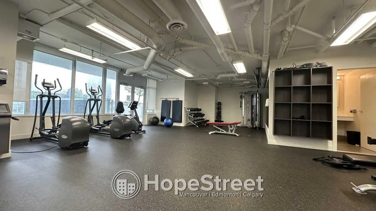 2201 5051 Imperial Street