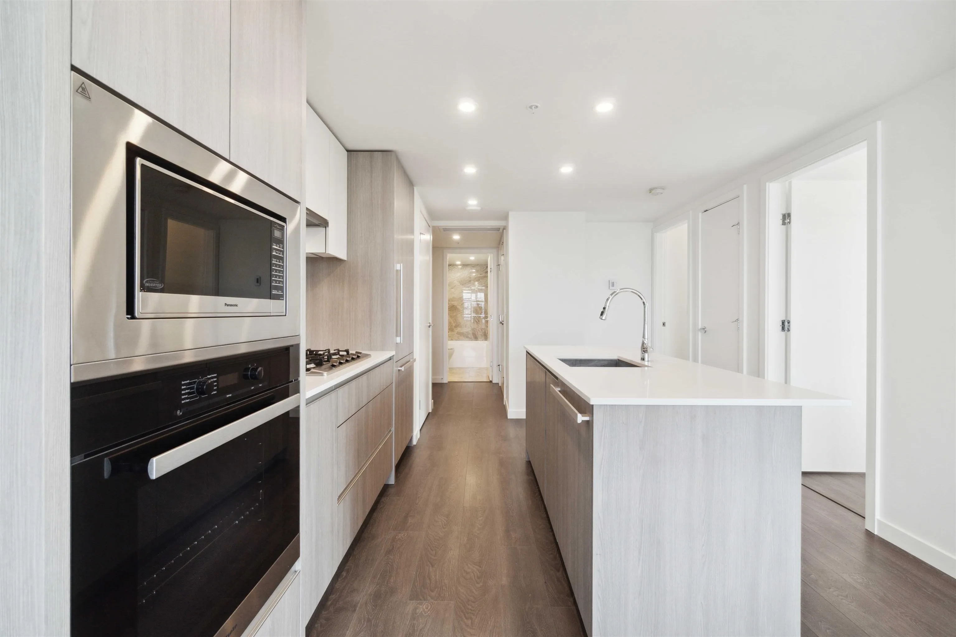 803 6633 Buswell Street