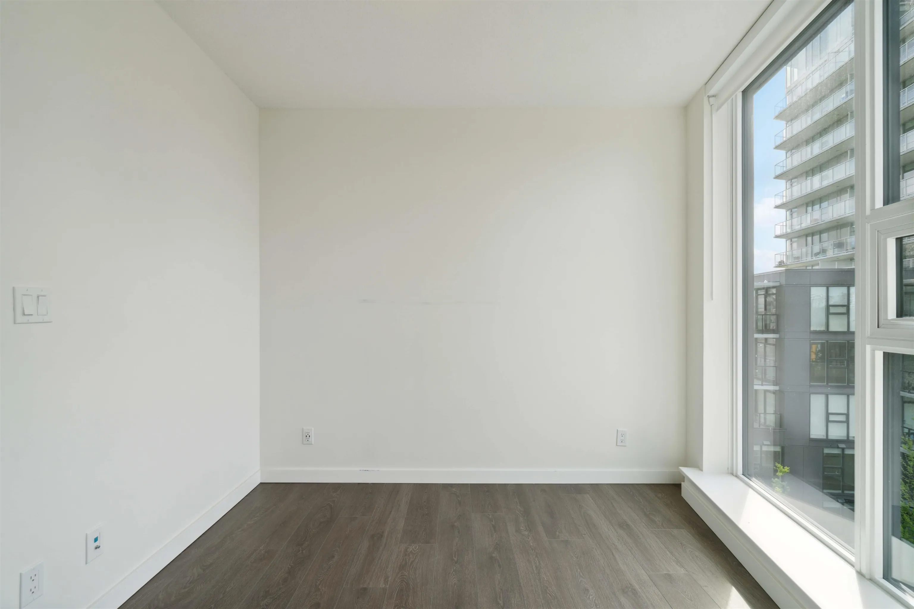 803 6633 Buswell Street