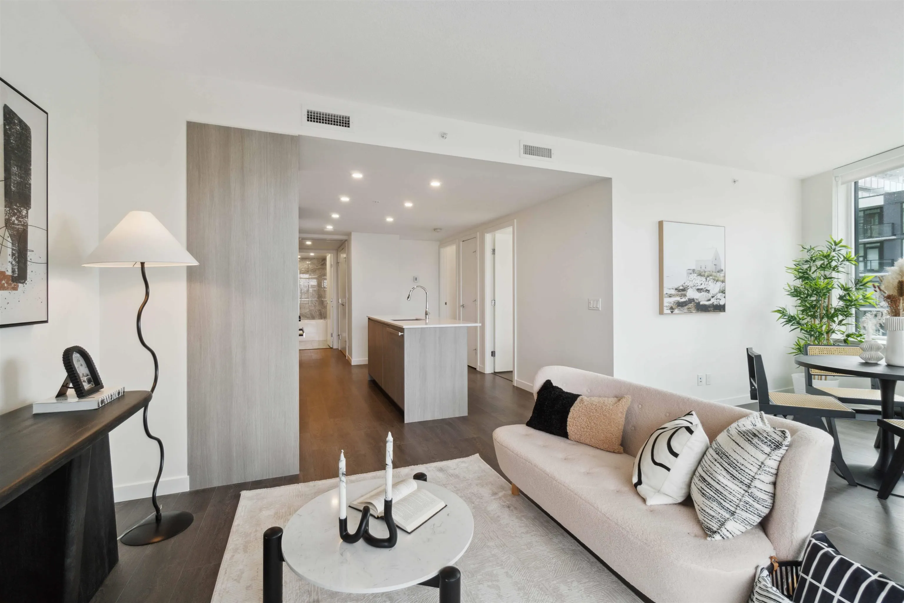 803 6633 Buswell Street