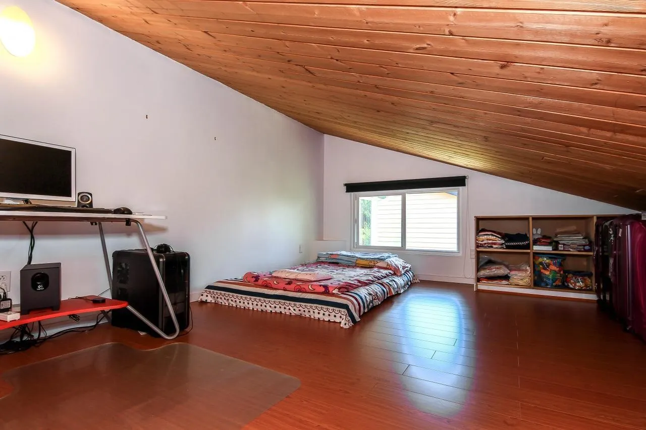 1525 Elinor Crescent