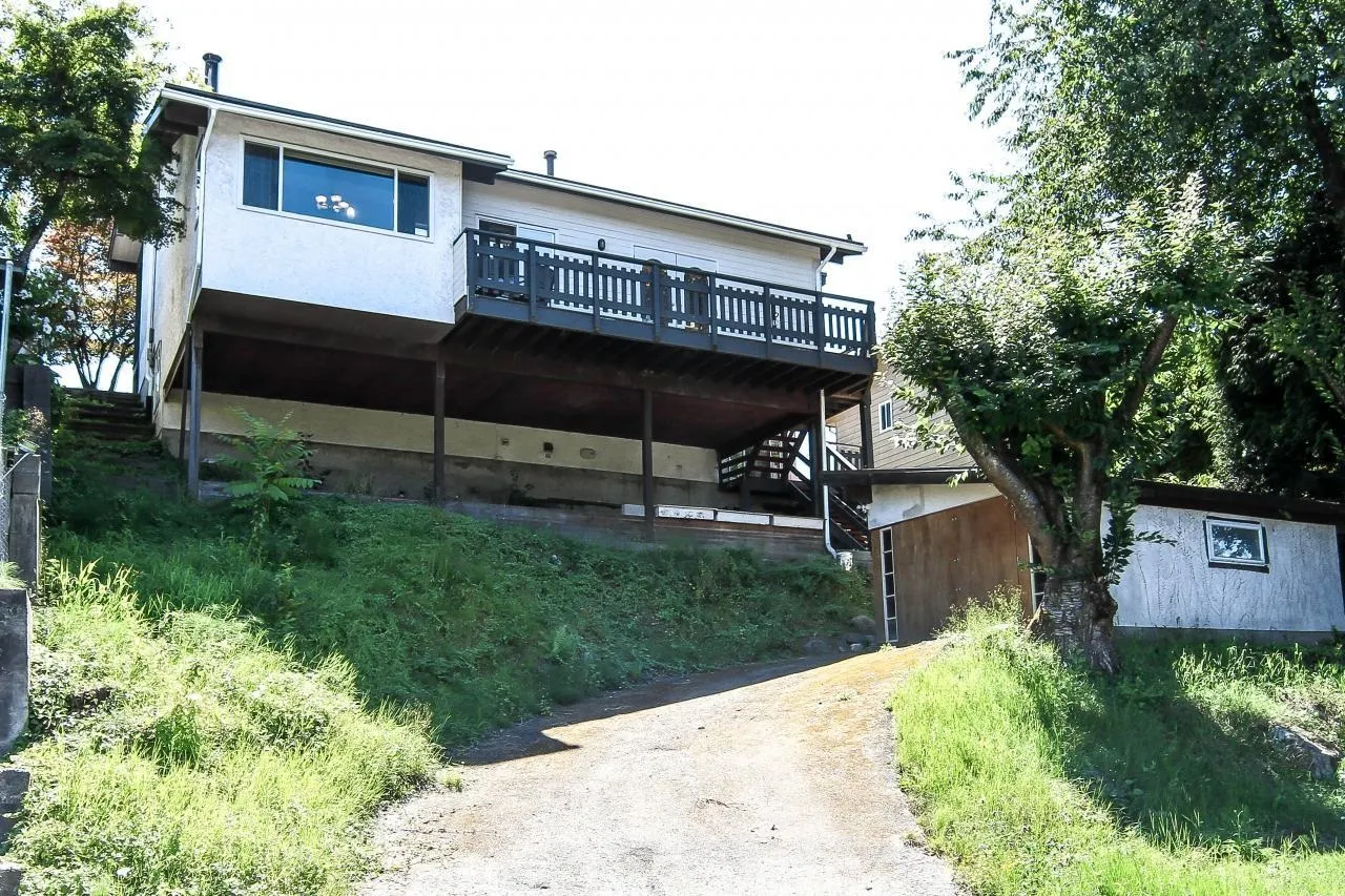 1525 Elinor Crescent