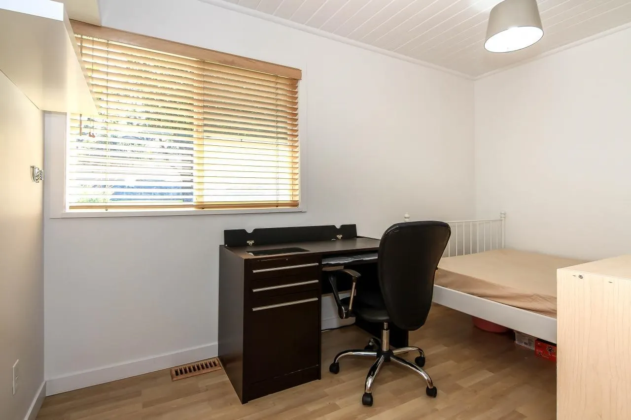 1525 Elinor Crescent