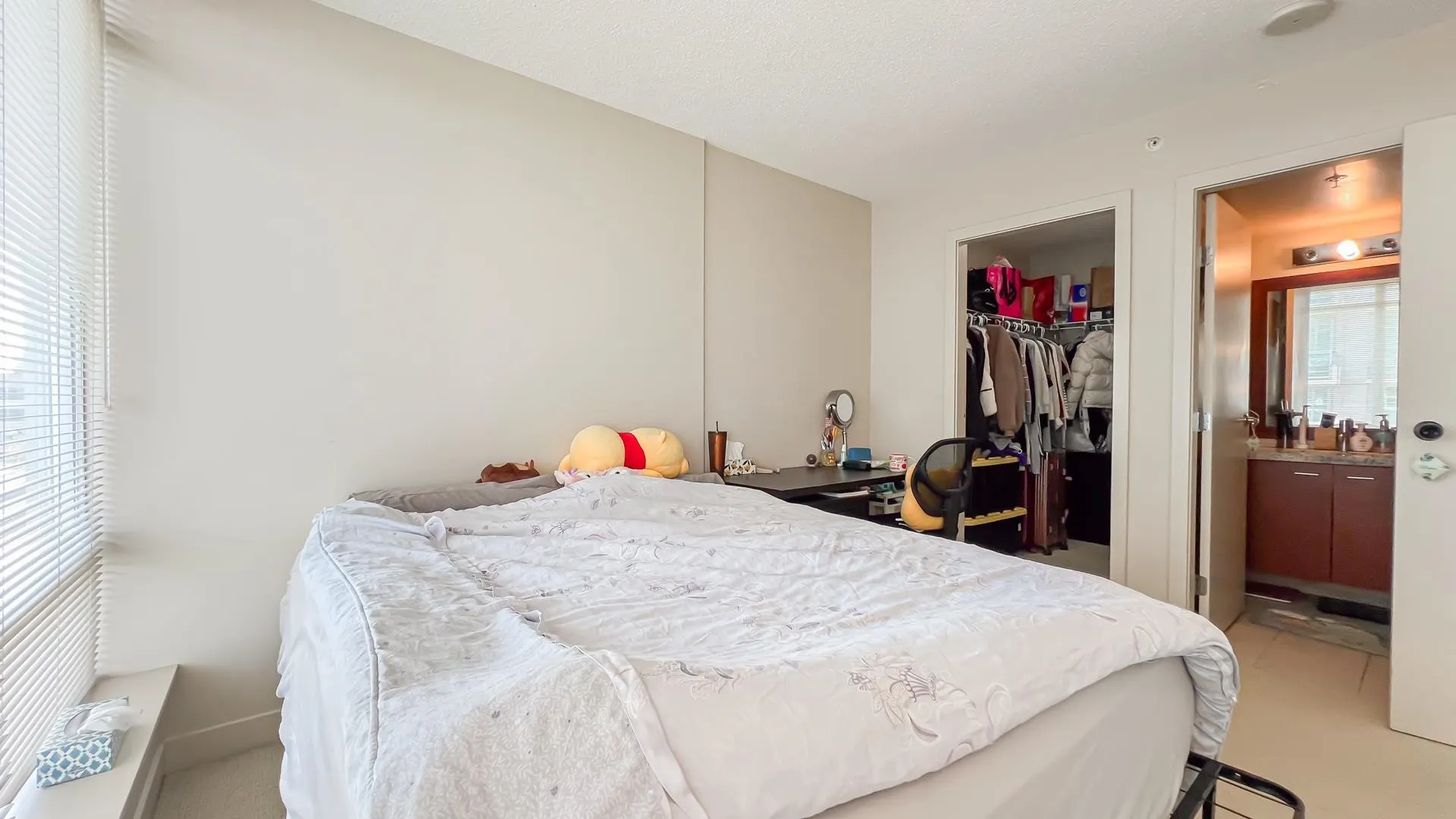 910 8280 Lansdowne Road