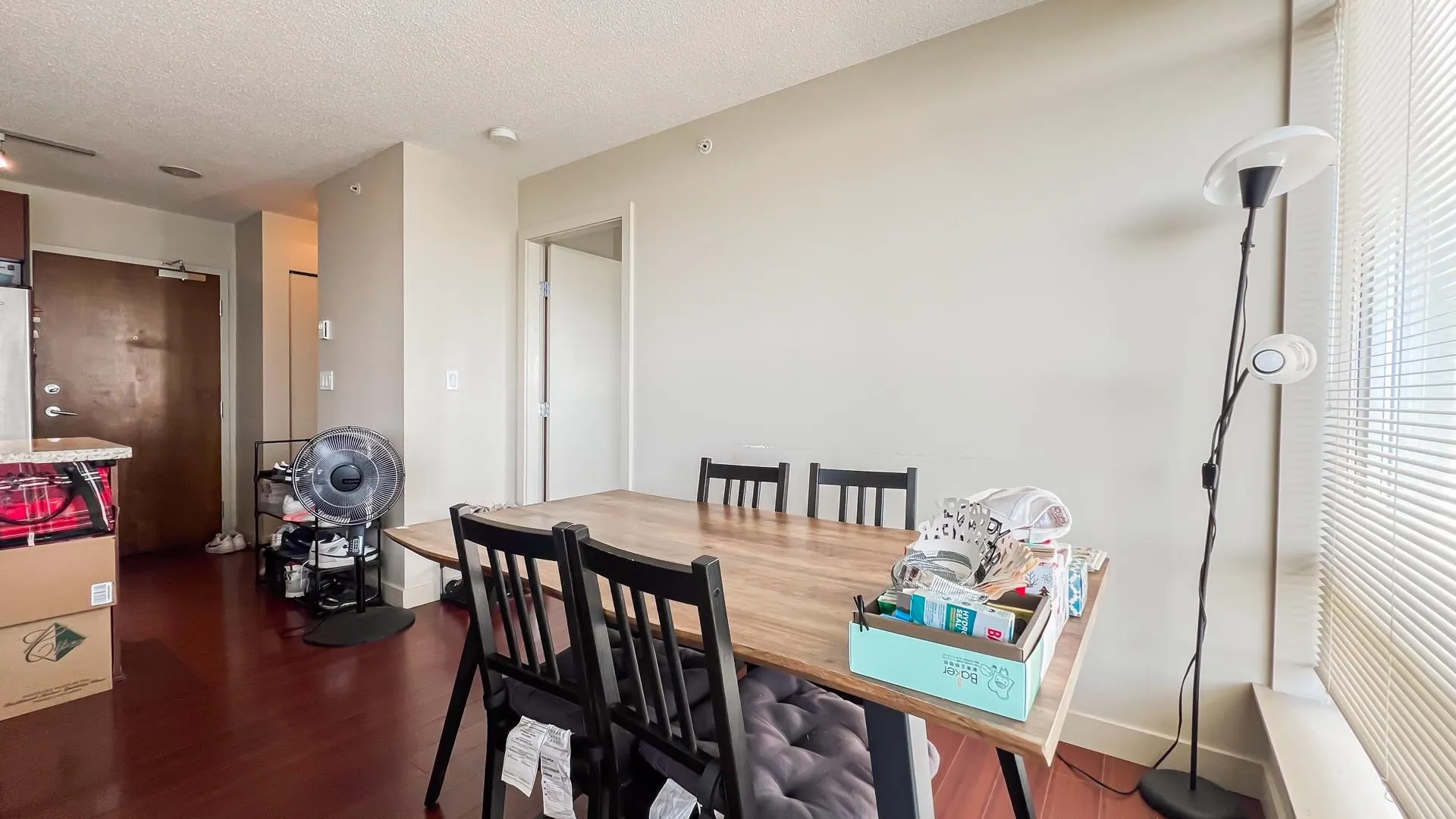 910 8280 Lansdowne Road