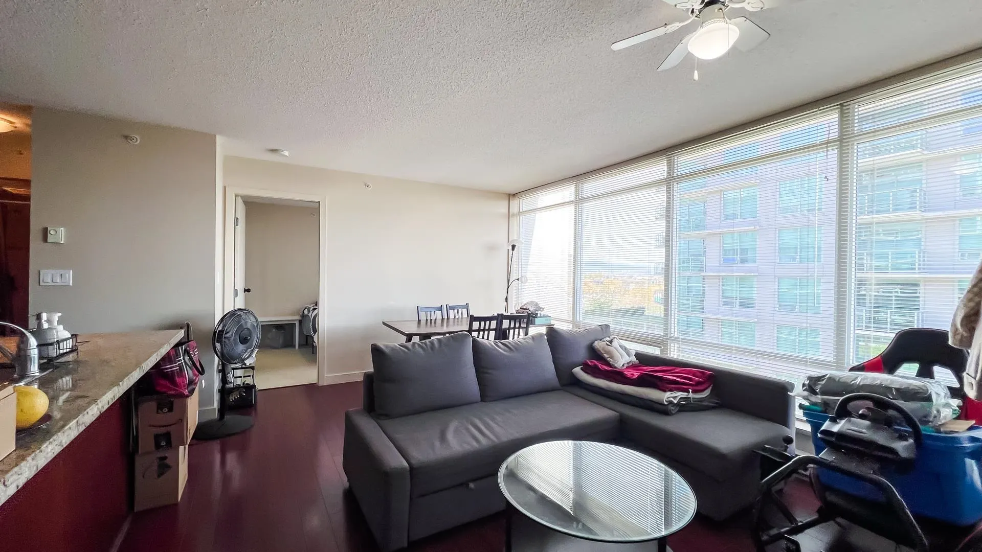 910 8280 Lansdowne Road