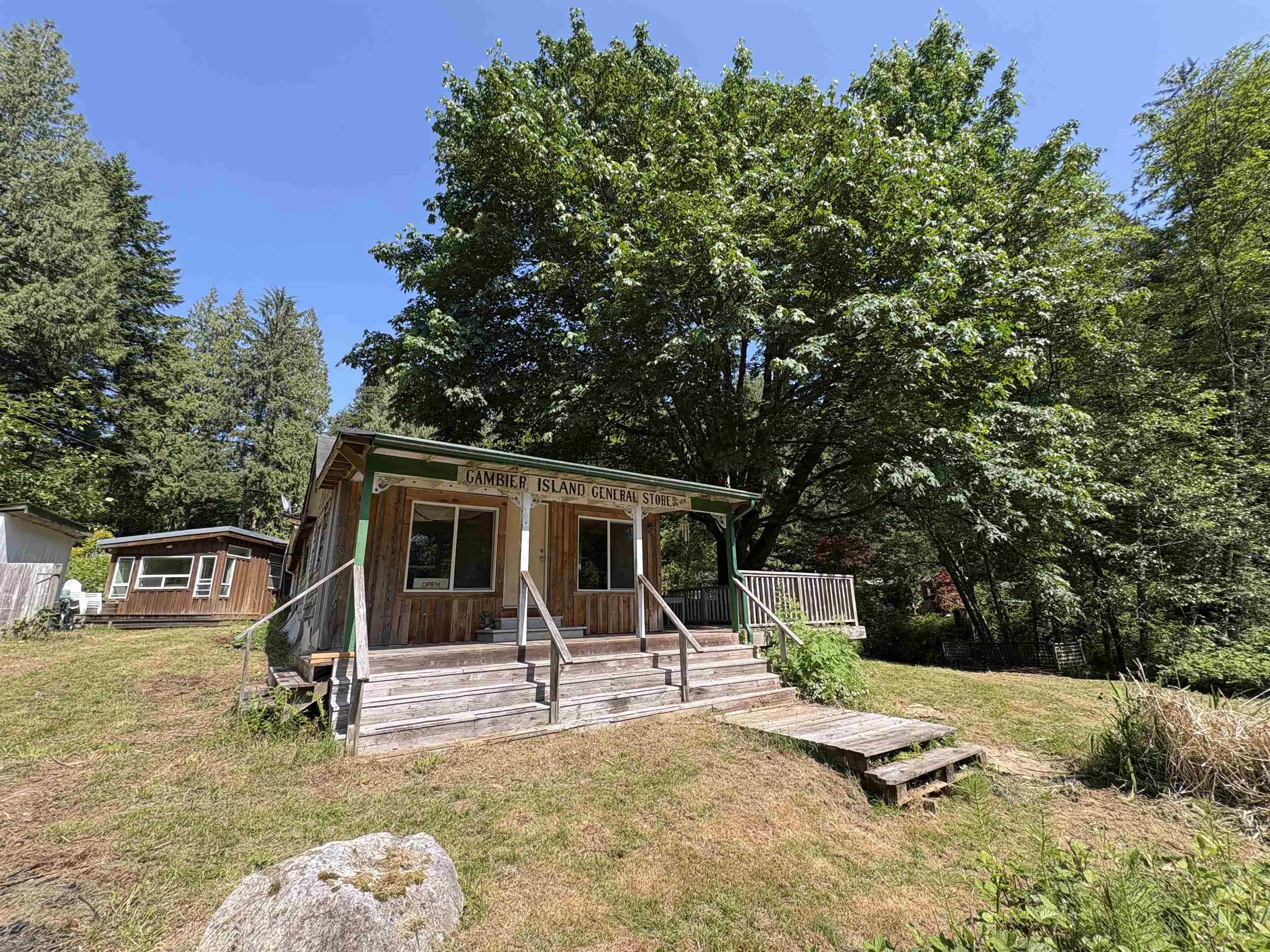 660 Andy's Bay Road