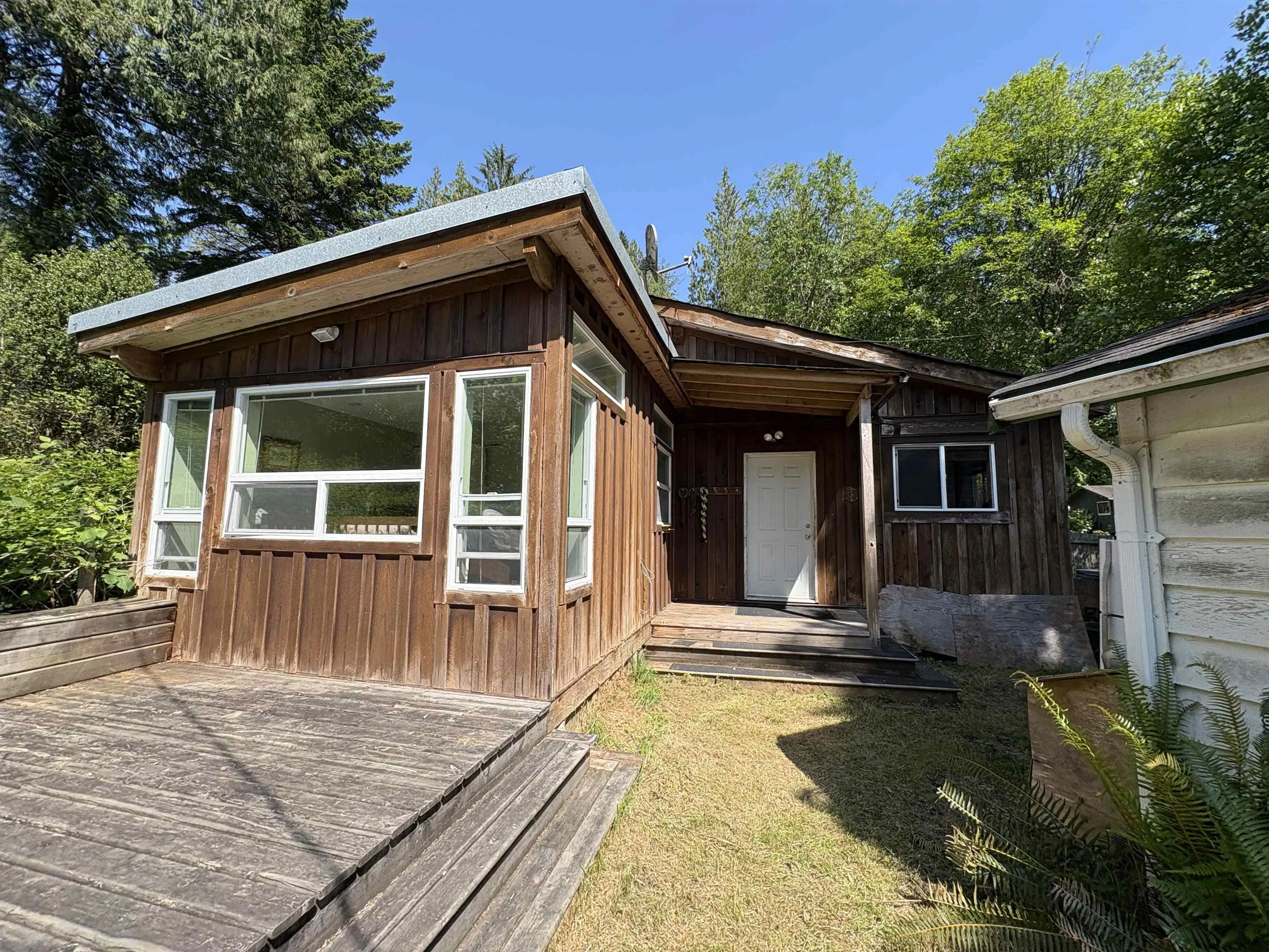 660 Andy's Bay Road