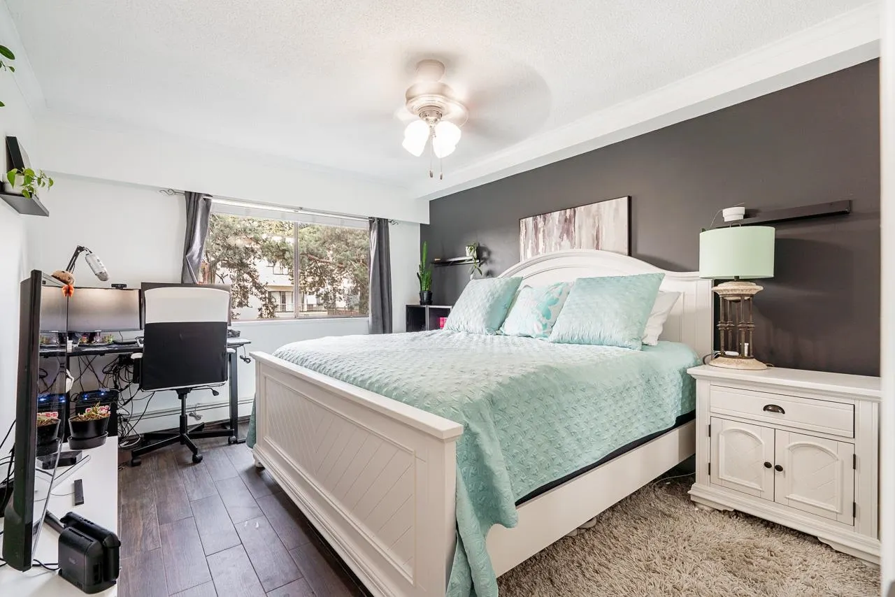 207 1025 Cornwall Street