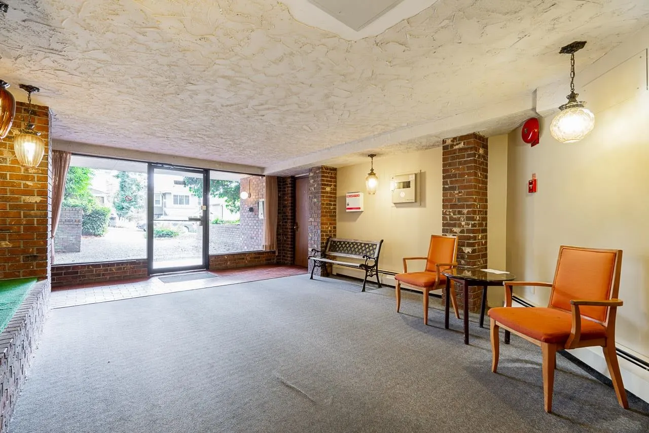 207 1025 Cornwall Street