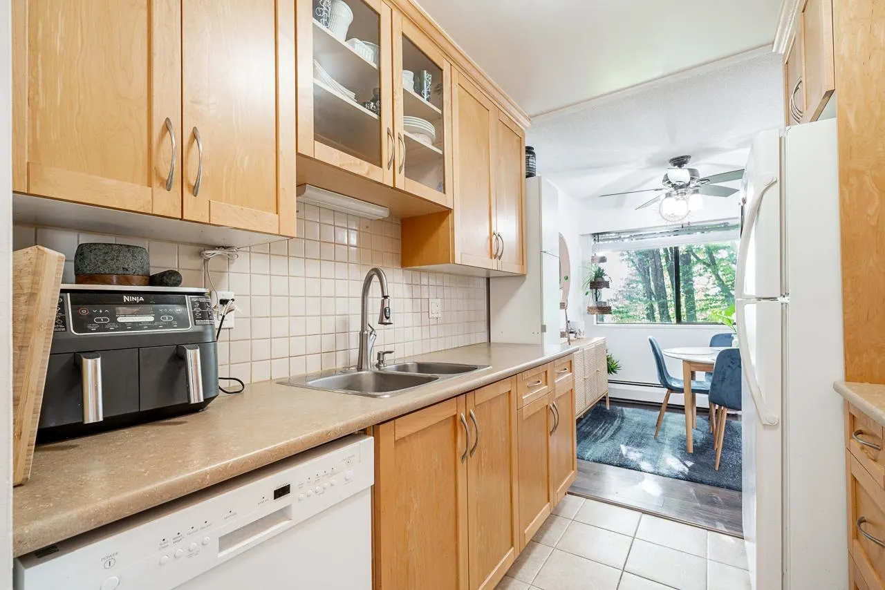 207 1025 Cornwall Street