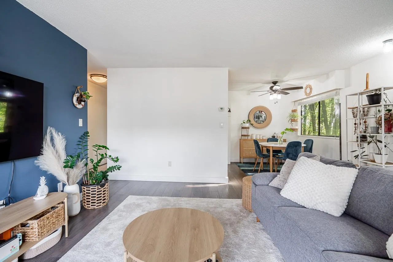 207 1025 Cornwall Street